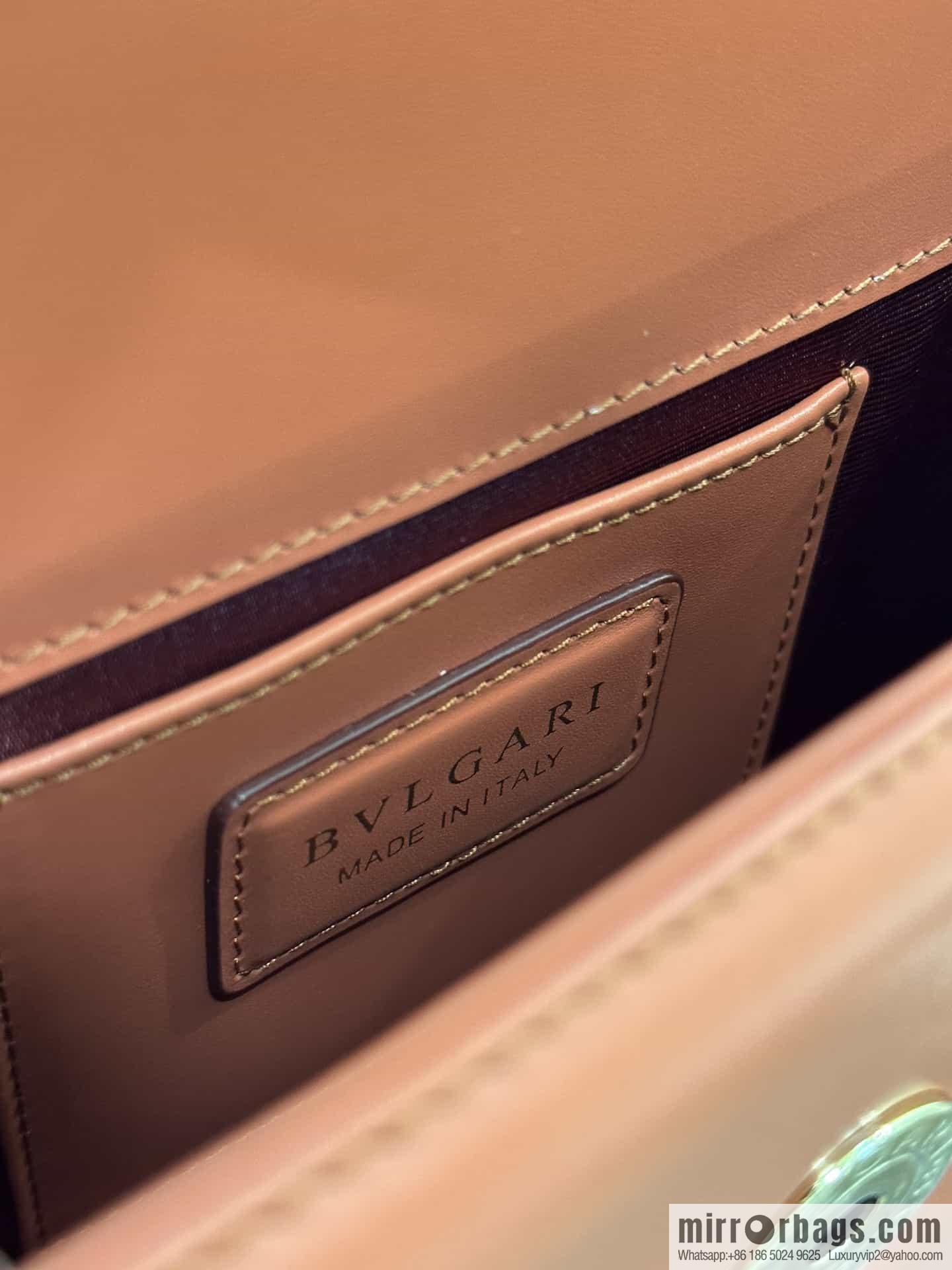 𝘽𝙑𝙇𝙂𝘼𝙍𝙄𝙎𝙀𝙍𝙋𝙀𝙉𝙏𝙄𝙁𝙊𝙍𝙀𝙑𝙀𝙍 counter hot-selling series Serpenti Forever exquisite crossbody bag Model: 38102