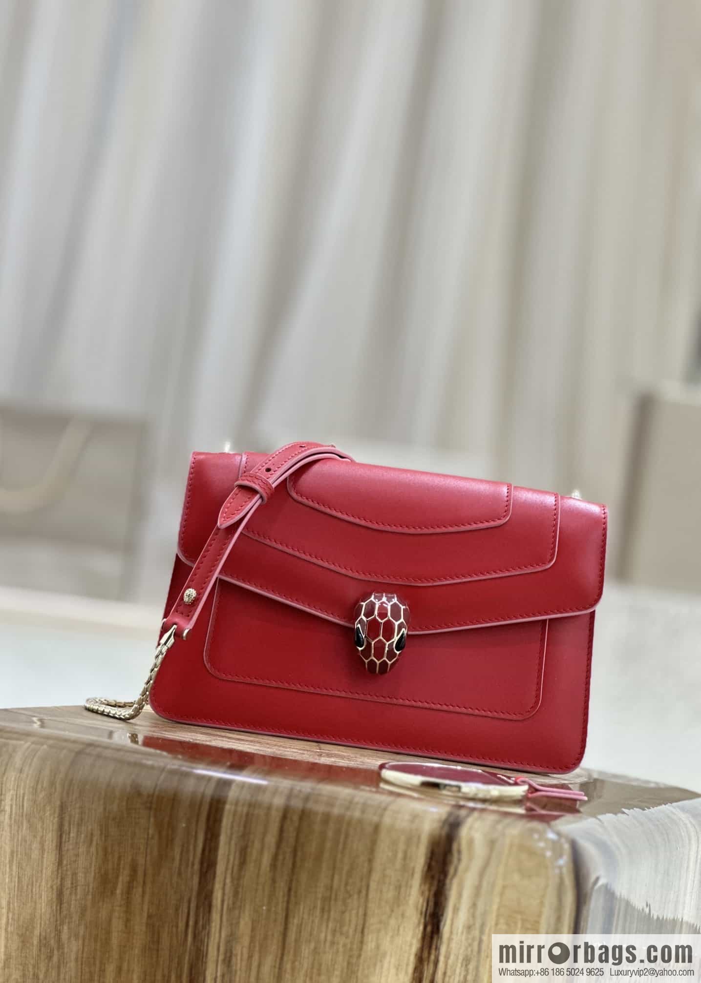 𝘽𝙑𝙇𝙂𝘼𝙍𝙄𝙎𝙀𝙍𝙋𝙀𝙉𝙏𝙄𝙁𝙊𝙍𝙀𝙑𝙀𝙍 counter hot-selling series Serpenti Forever exquisite crossbody bag Model: 38102