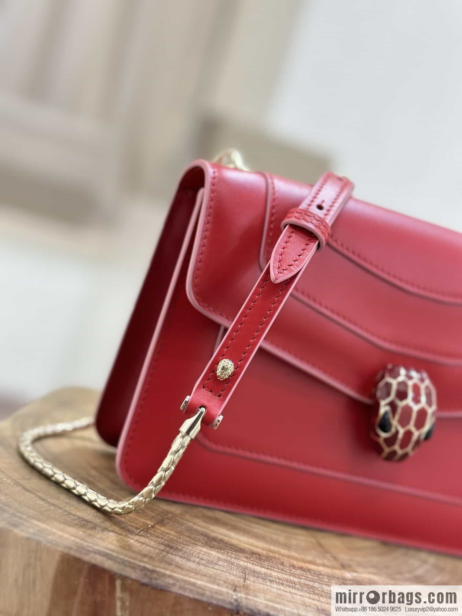𝘽𝙑𝙇𝙂𝘼𝙍𝙄𝙎𝙀𝙍𝙋𝙀𝙉𝙏𝙄𝙁𝙊𝙍𝙀𝙑𝙀𝙍 counter hot-selling series Serpenti Forever exquisite crossbody bag Model: 38102
