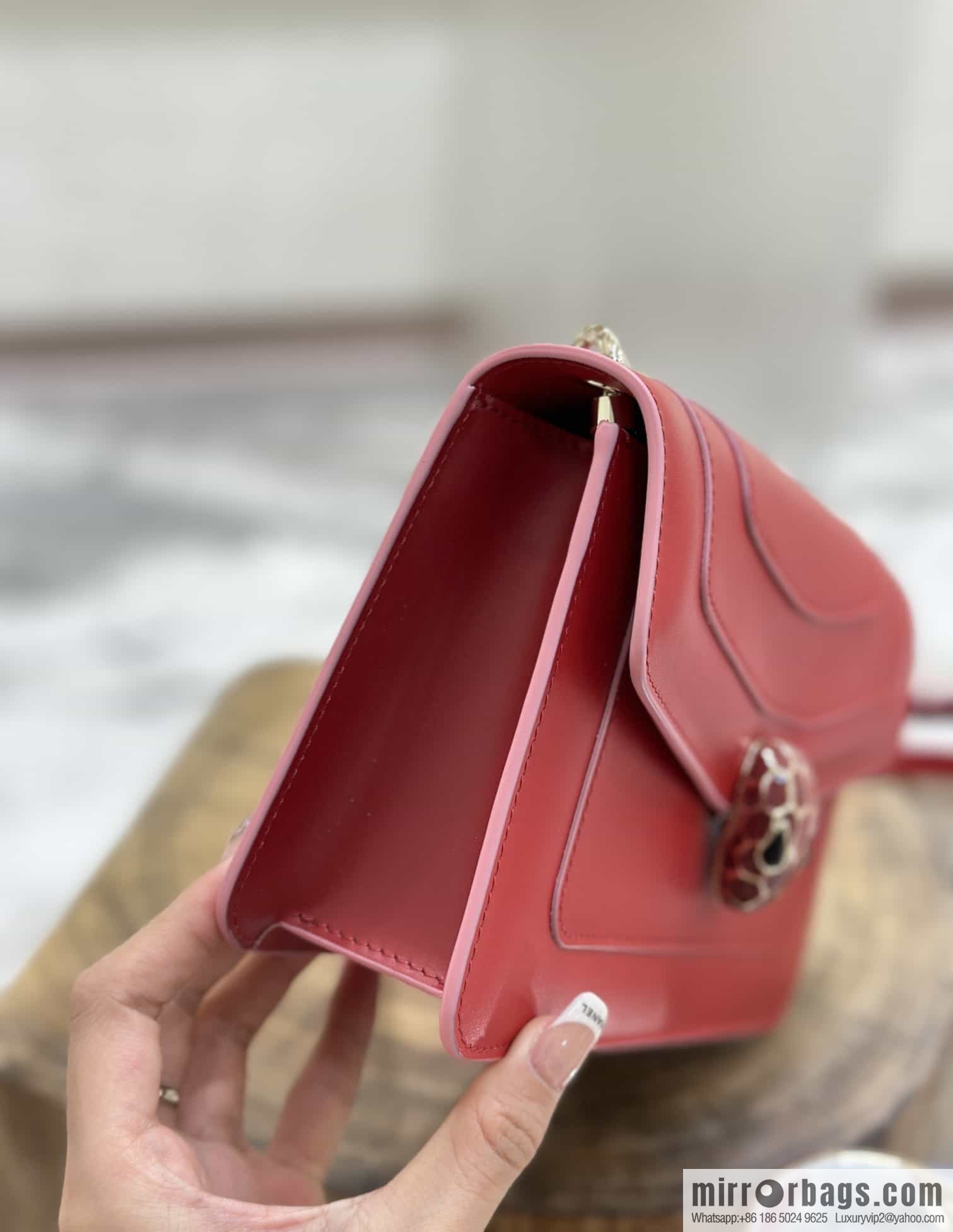 𝘽𝙑𝙇𝙂𝘼𝙍𝙄𝙎𝙀𝙍𝙋𝙀𝙉𝙏𝙄𝙁𝙊𝙍𝙀𝙑𝙀𝙍 counter hot-selling series Serpenti Forever exquisite crossbody bag Model: 38102