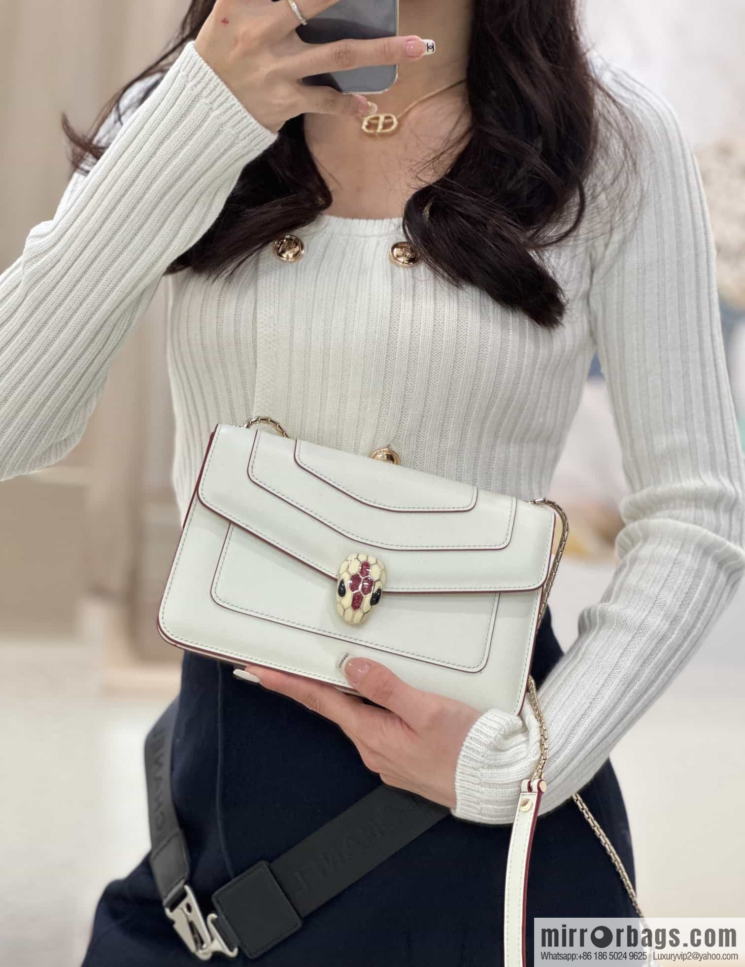 𝘽𝙑𝙇𝙂𝘼𝙍𝙄𝙎𝙀𝙍𝙋𝙀𝙉𝙏𝙄𝙁𝙊𝙍𝙀𝙑𝙀𝙍 counter hot-selling series Serpenti Forever exquisite crossbody bag Model: 38102