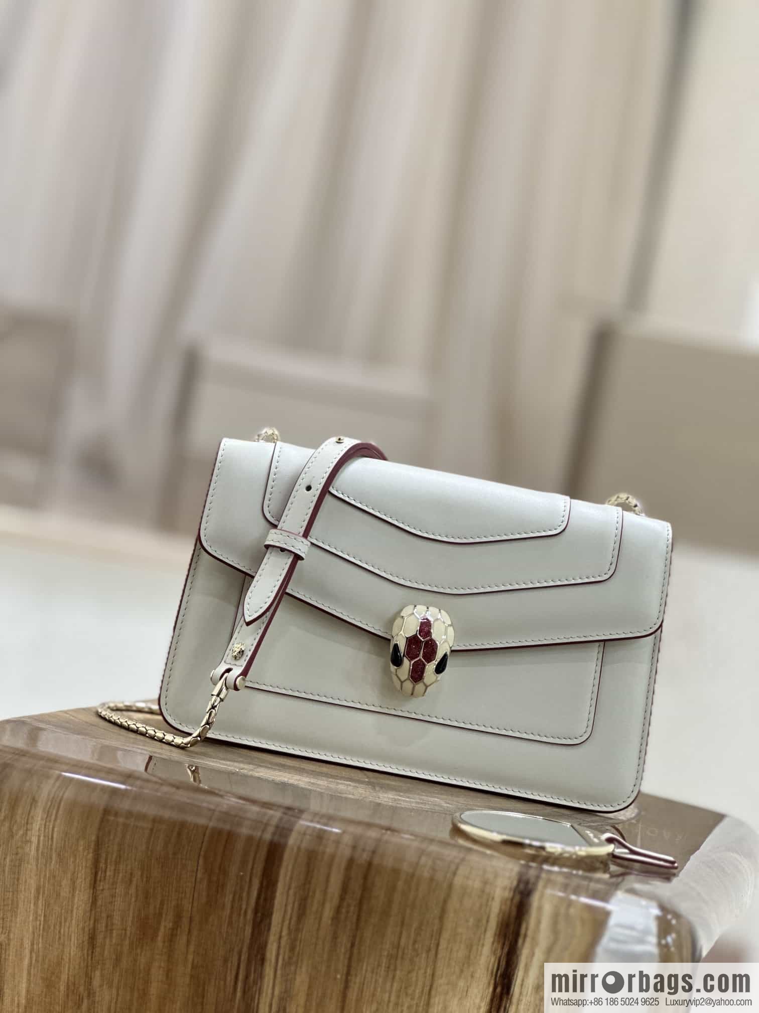 𝘽𝙑𝙇𝙂𝘼𝙍𝙄𝙎𝙀𝙍𝙋𝙀𝙉𝙏𝙄𝙁𝙊𝙍𝙀𝙑𝙀𝙍 counter hot-selling series Serpenti Forever exquisite crossbody bag Model: 38102