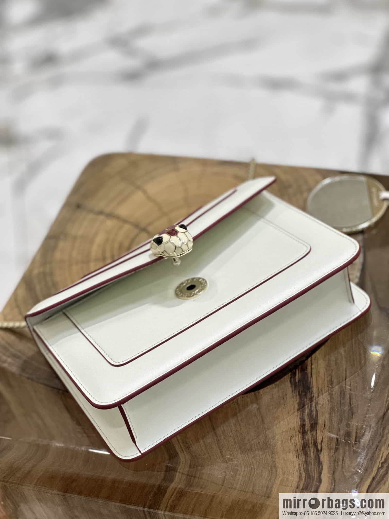 𝘽𝙑𝙇𝙂𝘼𝙍𝙄𝙎𝙀𝙍𝙋𝙀𝙉𝙏𝙄𝙁𝙊𝙍𝙀𝙑𝙀𝙍 counter hot-selling series Serpenti Forever exquisite crossbody bag Model: 38102