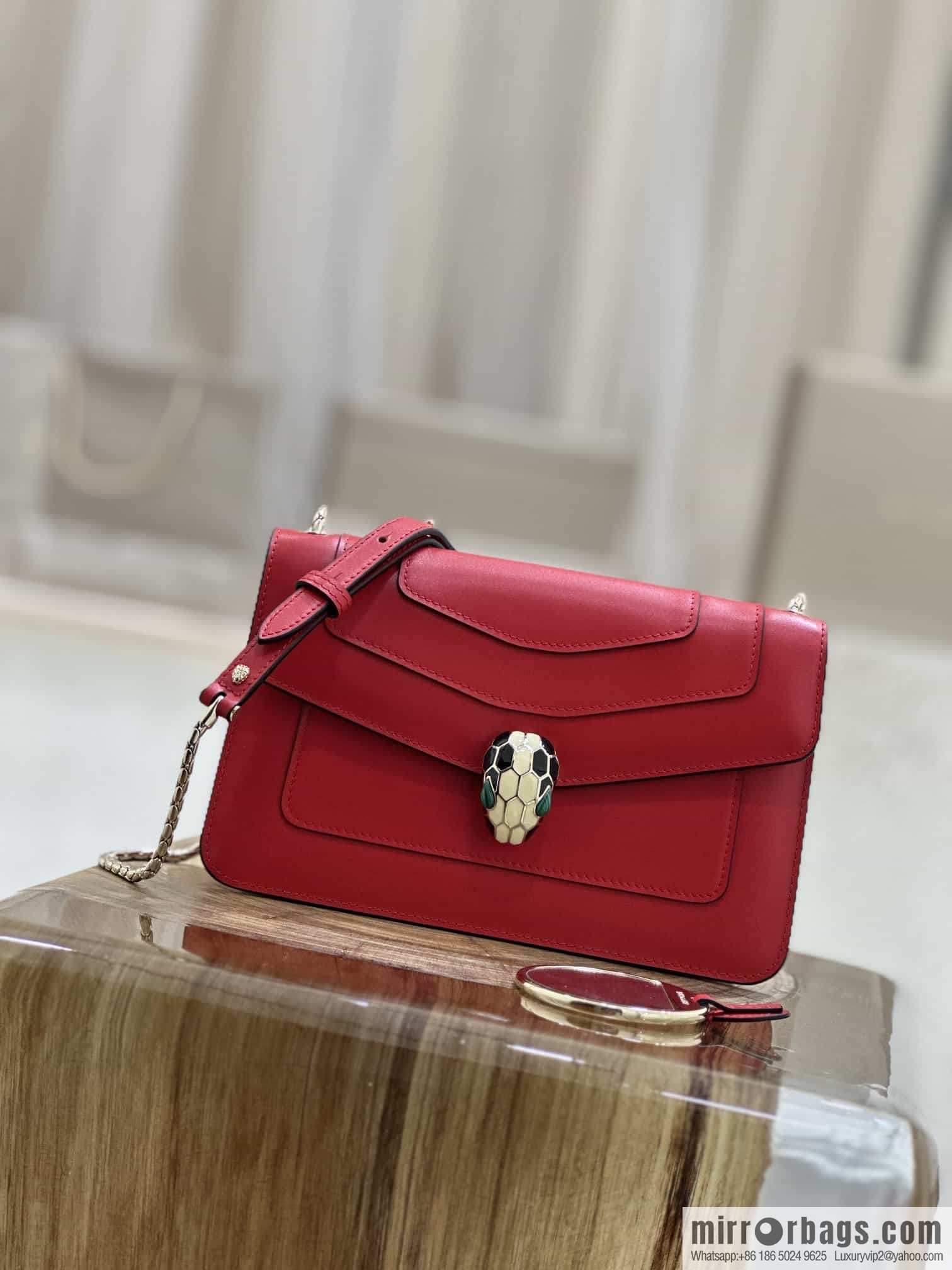 𝘽𝙑𝙇𝙂𝘼𝙍𝙄𝙎𝙀𝙍𝙋𝙀𝙉𝙏𝙄𝙁𝙊𝙍𝙀𝙑𝙀𝙍 counter hot-selling series Serpenti Forever exquisite crossbody bag Model: 38102