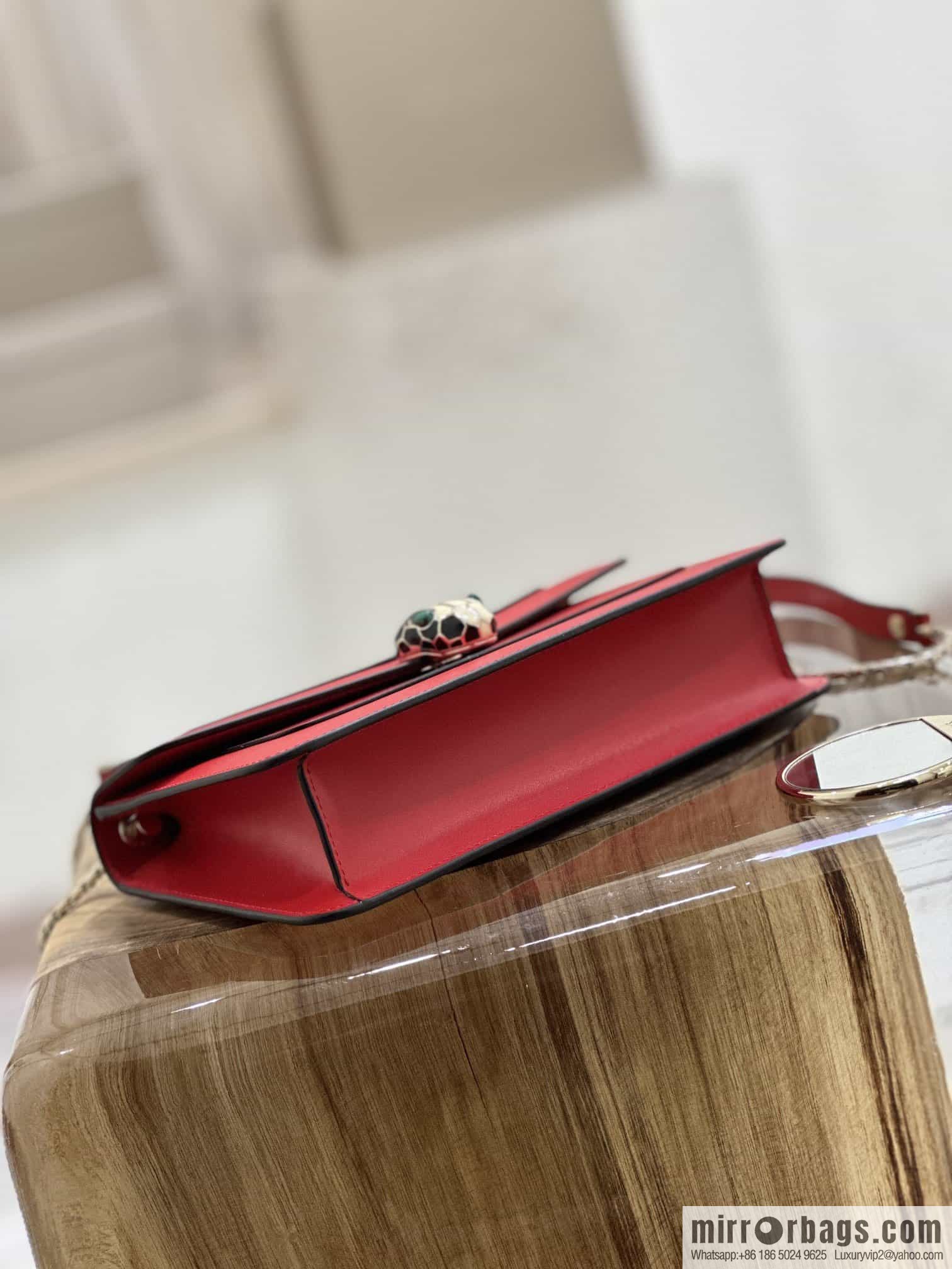 𝘽𝙑𝙇𝙂𝘼𝙍𝙄𝙎𝙀𝙍𝙋𝙀𝙉𝙏𝙄𝙁𝙊𝙍𝙀𝙑𝙀𝙍 counter hot-selling series Serpenti Forever exquisite crossbody bag Model: 38102