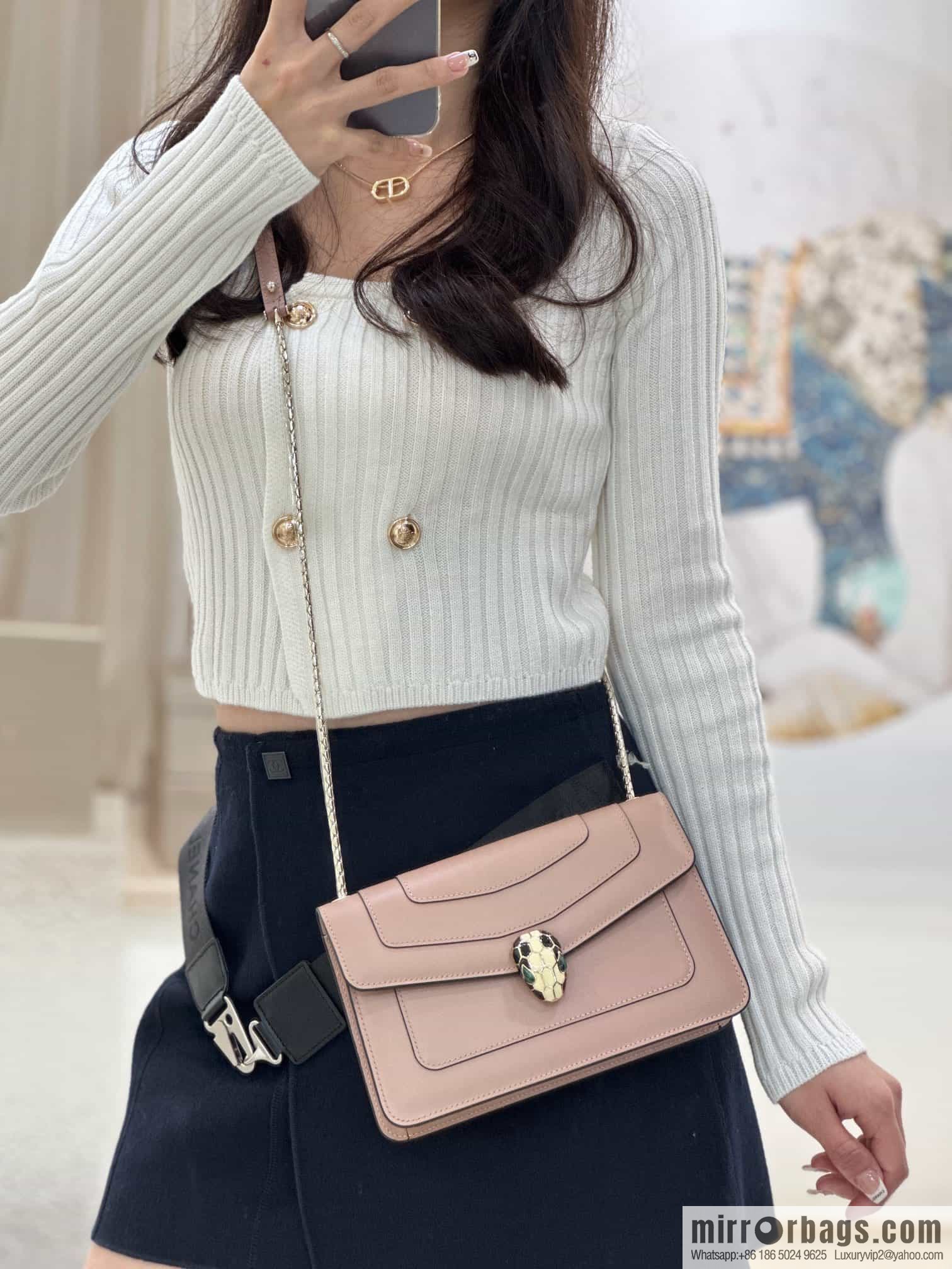 𝘽𝙑𝙇𝙂𝘼𝙍𝙄𝙎𝙀𝙍𝙋𝙀𝙉𝙏𝙄𝙁𝙊𝙍𝙀𝙑𝙀𝙍 counter hot-selling series Serpenti Forever exquisite crossbody bag Model: 38102