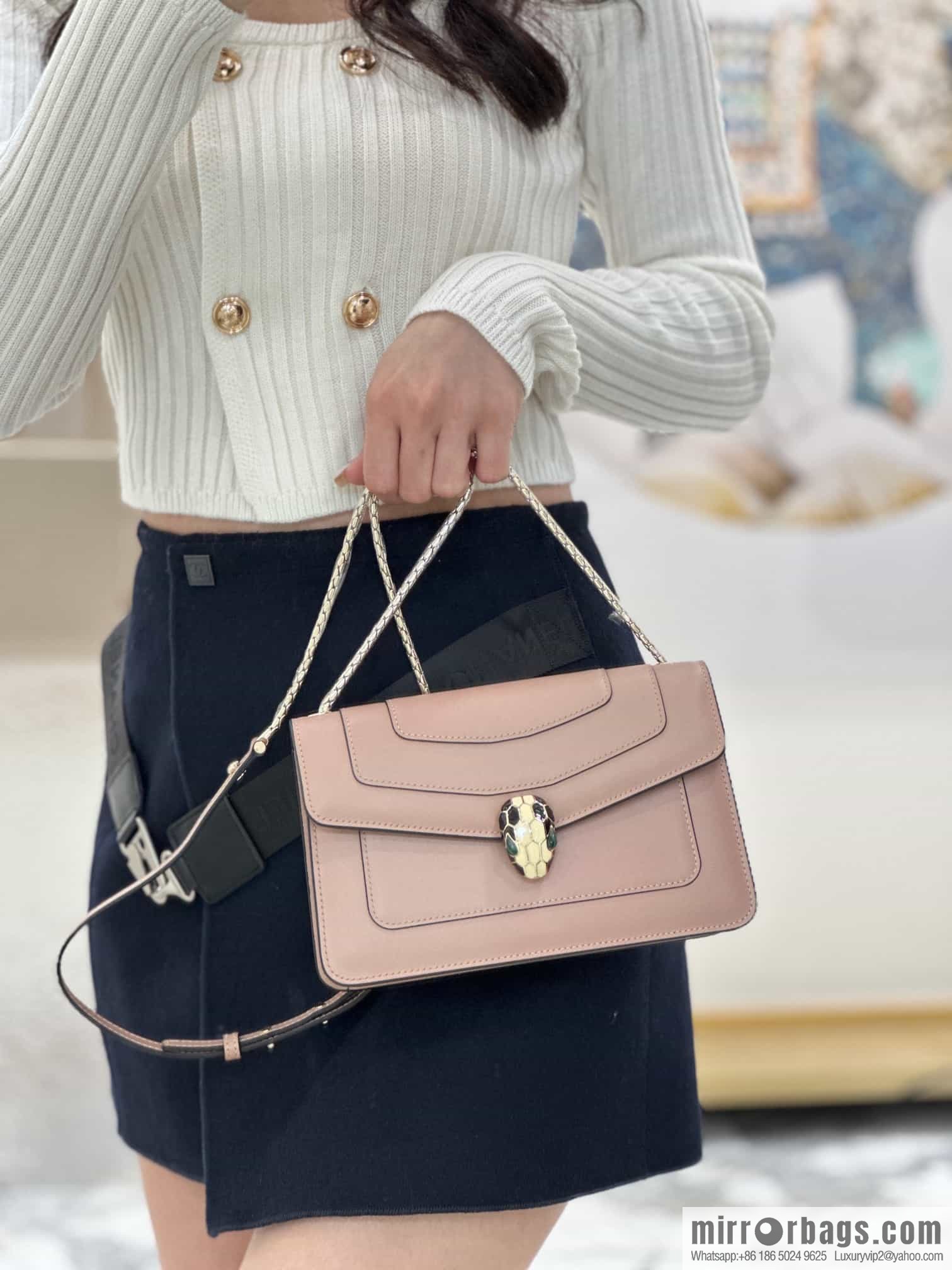 𝘽𝙑𝙇𝙂𝘼𝙍𝙄𝙎𝙀𝙍𝙋𝙀𝙉𝙏𝙄𝙁𝙊𝙍𝙀𝙑𝙀𝙍 counter hot-selling series Serpenti Forever exquisite crossbody bag Model: 38102