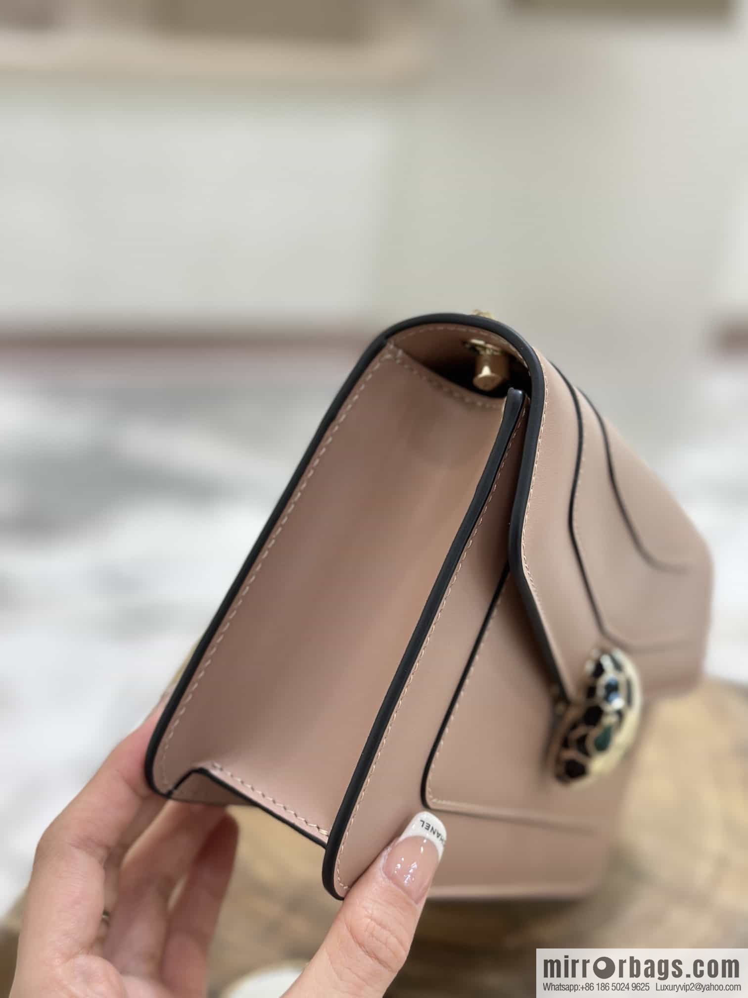 𝘽𝙑𝙇𝙂𝘼𝙍𝙄𝙎𝙀𝙍𝙋𝙀𝙉𝙏𝙄𝙁𝙊𝙍𝙀𝙑𝙀𝙍 counter hot-selling series Serpenti Forever exquisite crossbody bag Model: 38102