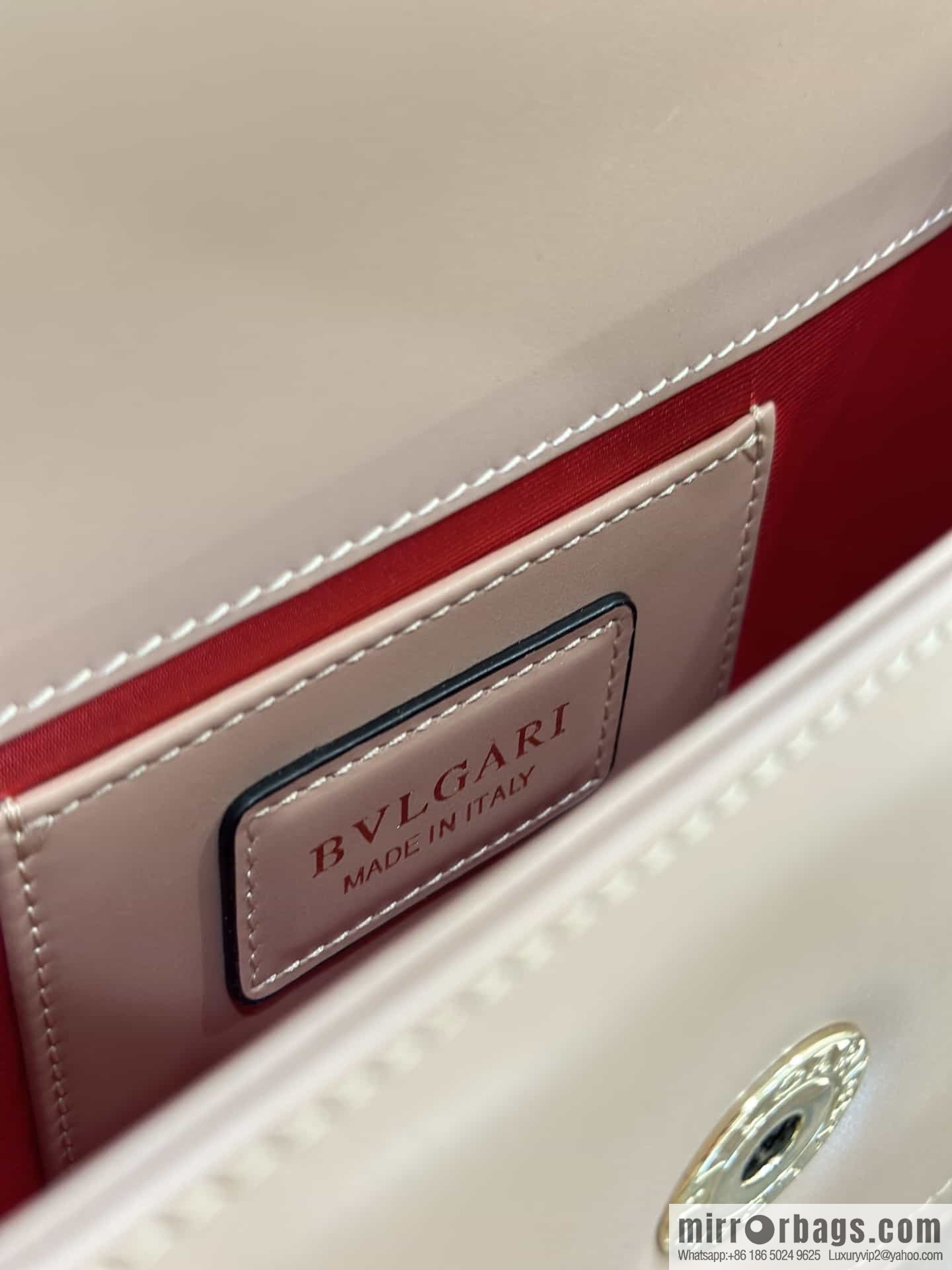 𝘽𝙑𝙇𝙂𝘼𝙍𝙄𝙎𝙀𝙍𝙋𝙀𝙉𝙏𝙄𝙁𝙊𝙍𝙀𝙑𝙀𝙍 counter hot-selling series Serpenti Forever exquisite crossbody bag Model: 38102