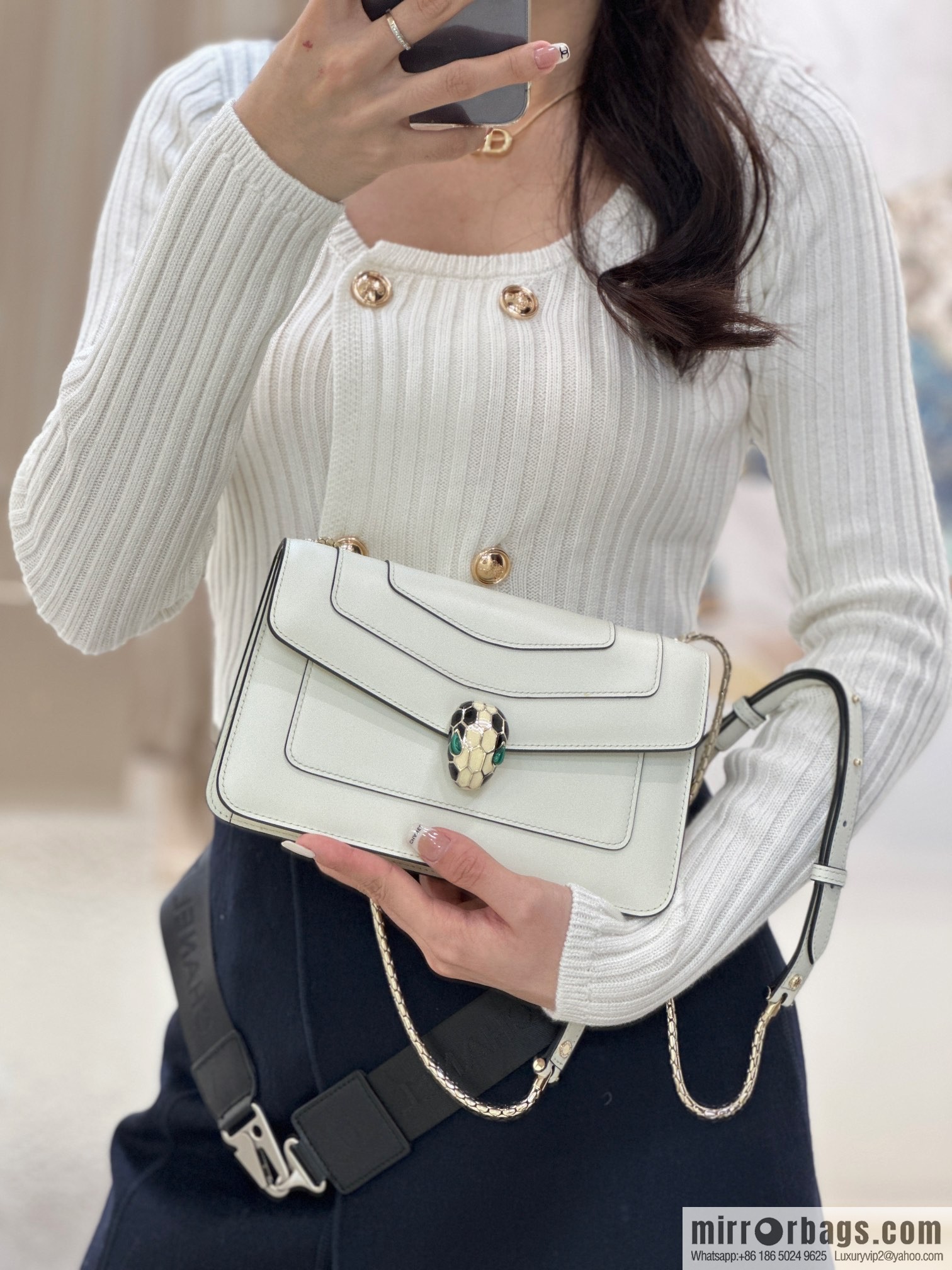 𝘽𝙑𝙇𝙂𝘼𝙍𝙄𝙎𝙀𝙍𝙋𝙀𝙉𝙏𝙄𝙁𝙊𝙍𝙀𝙑𝙀𝙍 counter hot-selling series Serpenti Forever exquisite crossbody bag Model: 38102
