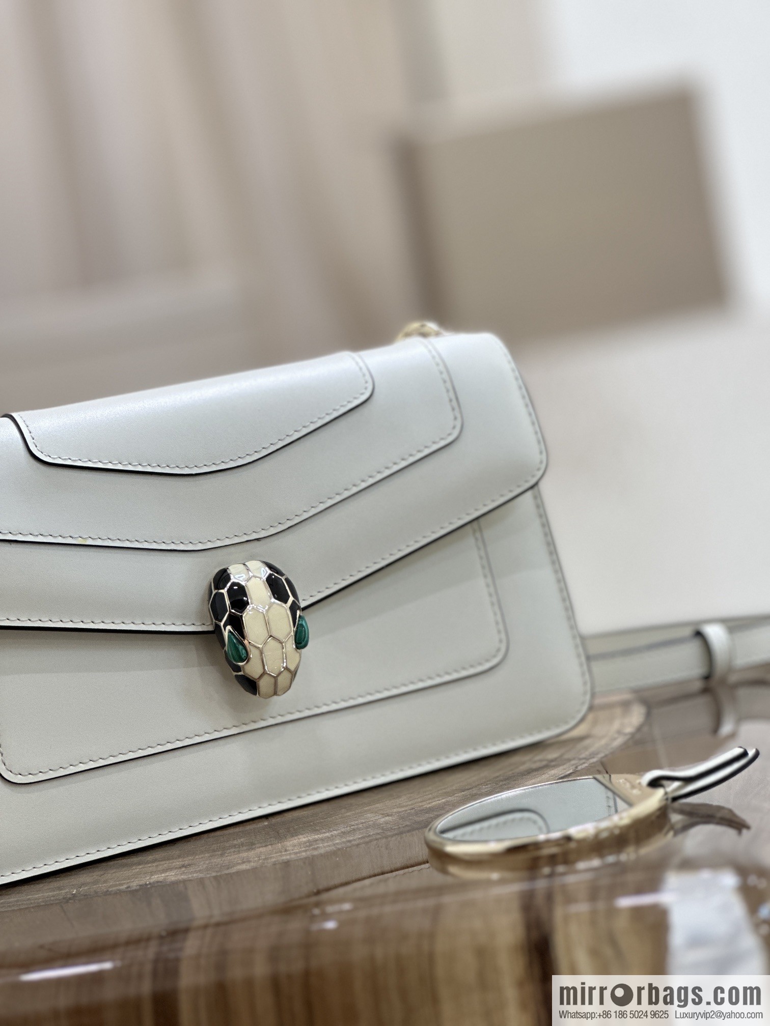 𝘽𝙑𝙇𝙂𝘼𝙍𝙄𝙎𝙀𝙍𝙋𝙀𝙉𝙏𝙄𝙁𝙊𝙍𝙀𝙑𝙀𝙍 counter hot-selling series Serpenti Forever exquisite crossbody bag Model: 38102