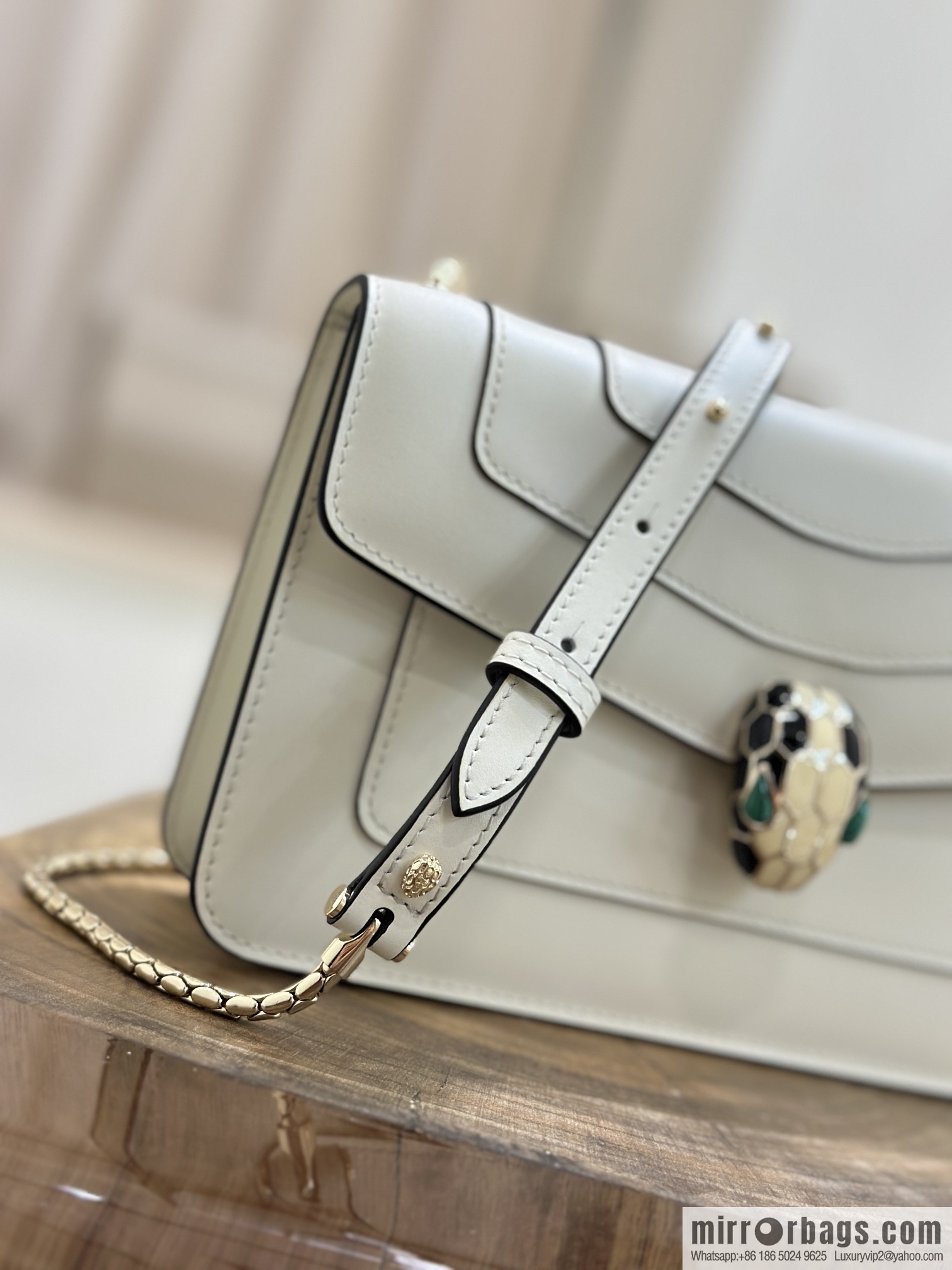 𝘽𝙑𝙇𝙂𝘼𝙍𝙄𝙎𝙀𝙍𝙋𝙀𝙉𝙏𝙄𝙁𝙊𝙍𝙀𝙑𝙀𝙍 counter hot-selling series Serpenti Forever exquisite crossbody bag Model: 38102