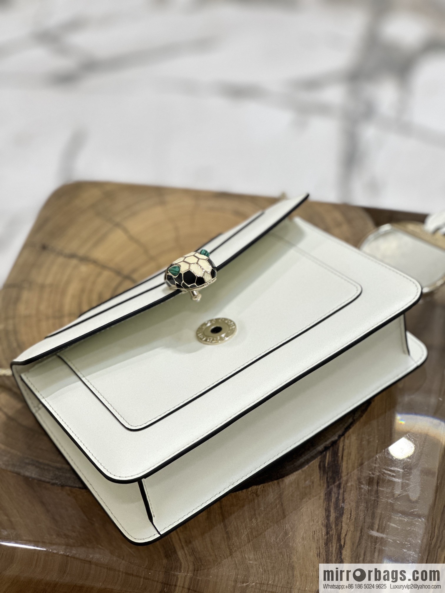 𝘽𝙑𝙇𝙂𝘼𝙍𝙄𝙎𝙀𝙍𝙋𝙀𝙉𝙏𝙄𝙁𝙊𝙍𝙀𝙑𝙀𝙍 counter hot-selling series Serpenti Forever exquisite crossbody bag Model: 38102