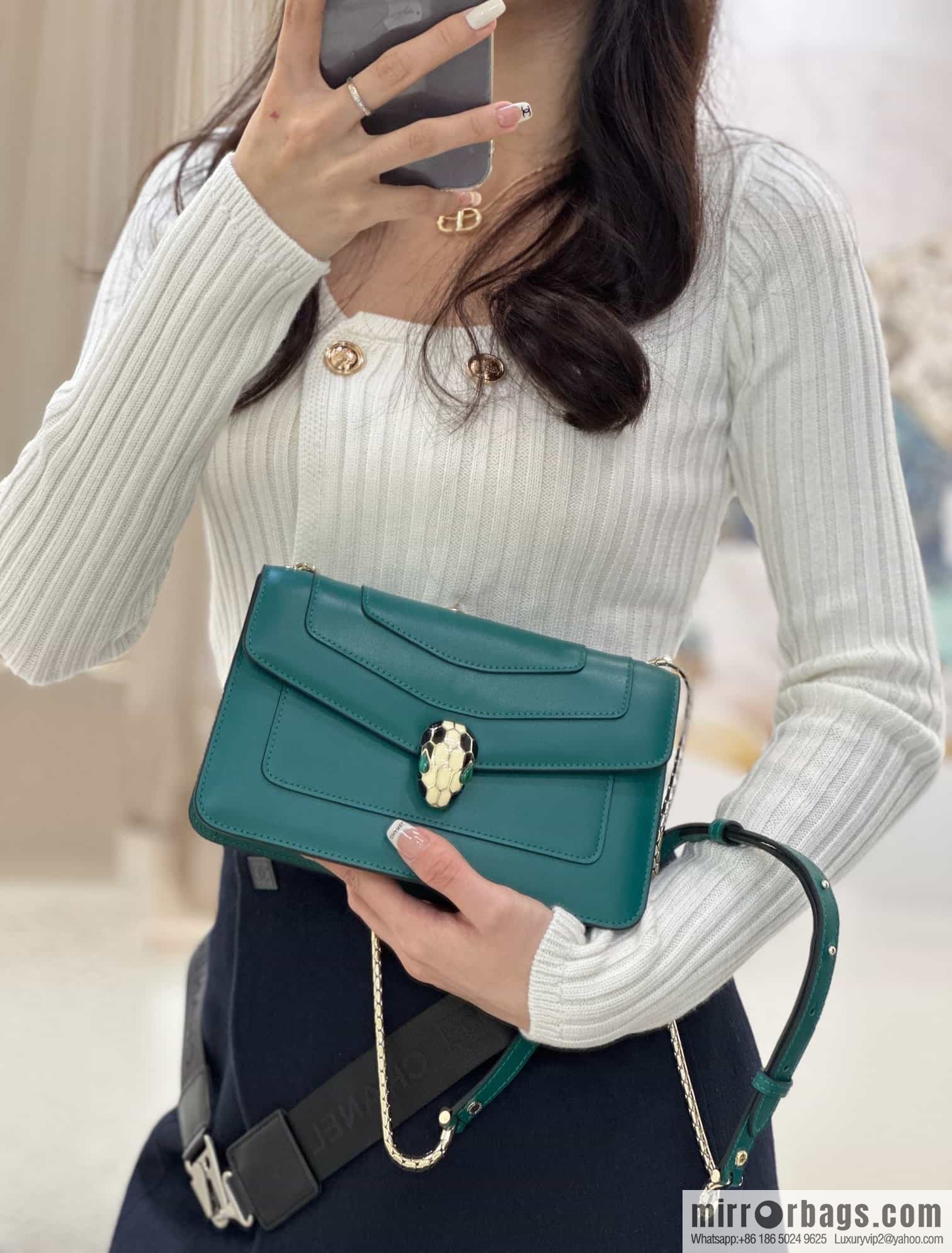 𝘽𝙑𝙇𝙂𝘼𝙍𝙄𝙎𝙀𝙍𝙋𝙀𝙉𝙏𝙄𝙁𝙊𝙍𝙀𝙑𝙀𝙍 counter hot-selling series Serpenti Forever exquisite crossbody bag Model: 38102