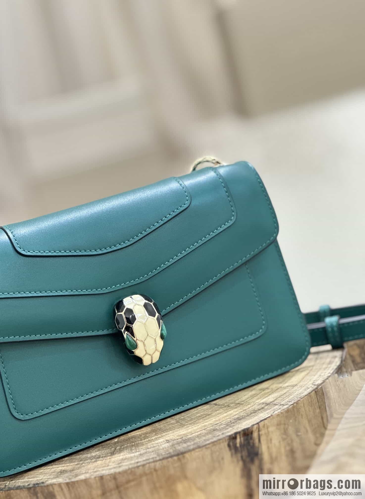 𝘽𝙑𝙇𝙂𝘼𝙍𝙄𝙎𝙀𝙍𝙋𝙀𝙉𝙏𝙄𝙁𝙊𝙍𝙀𝙑𝙀𝙍 counter hot-selling series Serpenti Forever exquisite crossbody bag Model: 38102