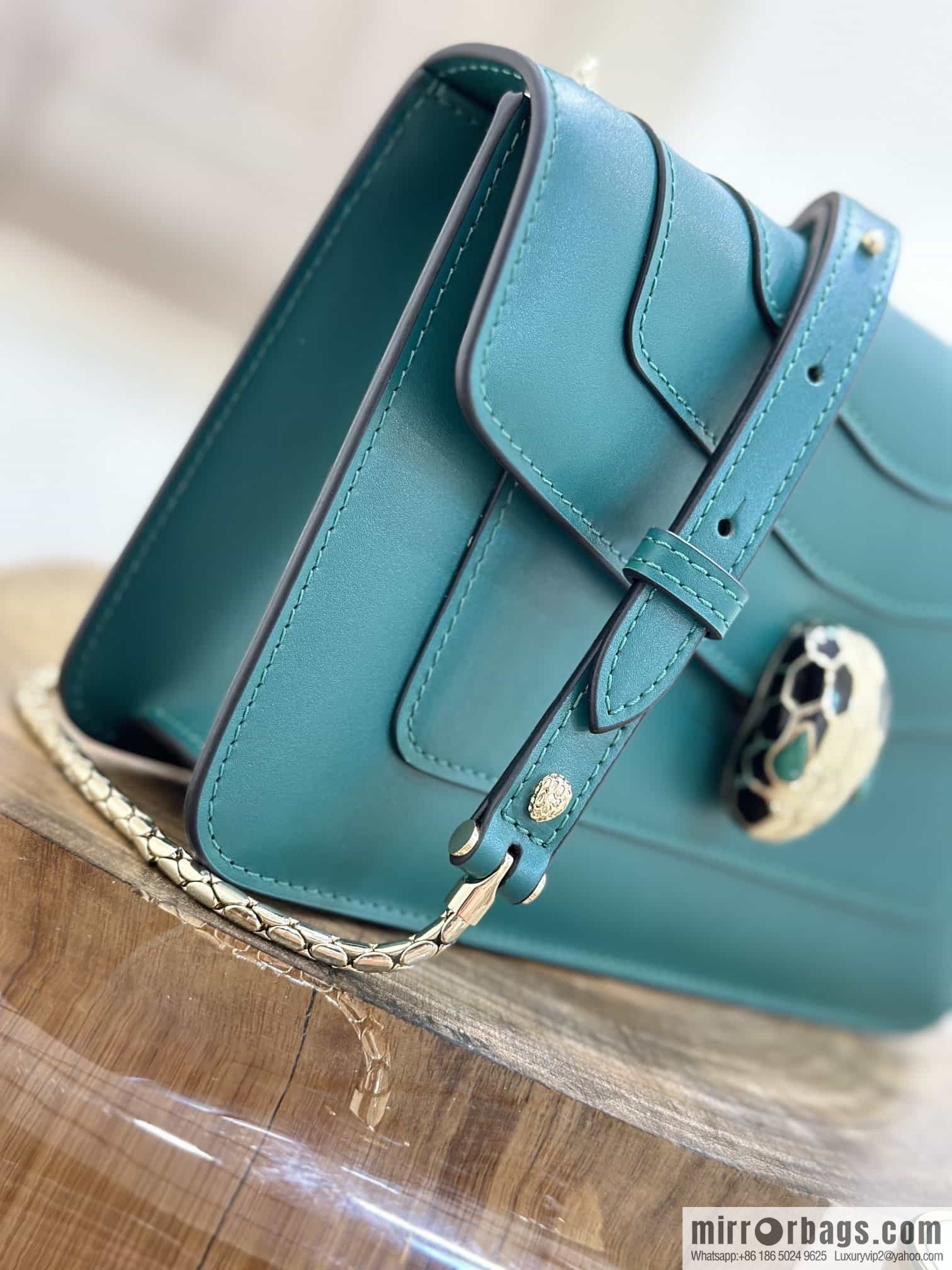 𝘽𝙑𝙇𝙂𝘼𝙍𝙄𝙎𝙀𝙍𝙋𝙀𝙉𝙏𝙄𝙁𝙊𝙍𝙀𝙑𝙀𝙍 counter hot-selling series Serpenti Forever exquisite crossbody bag Model: 38102