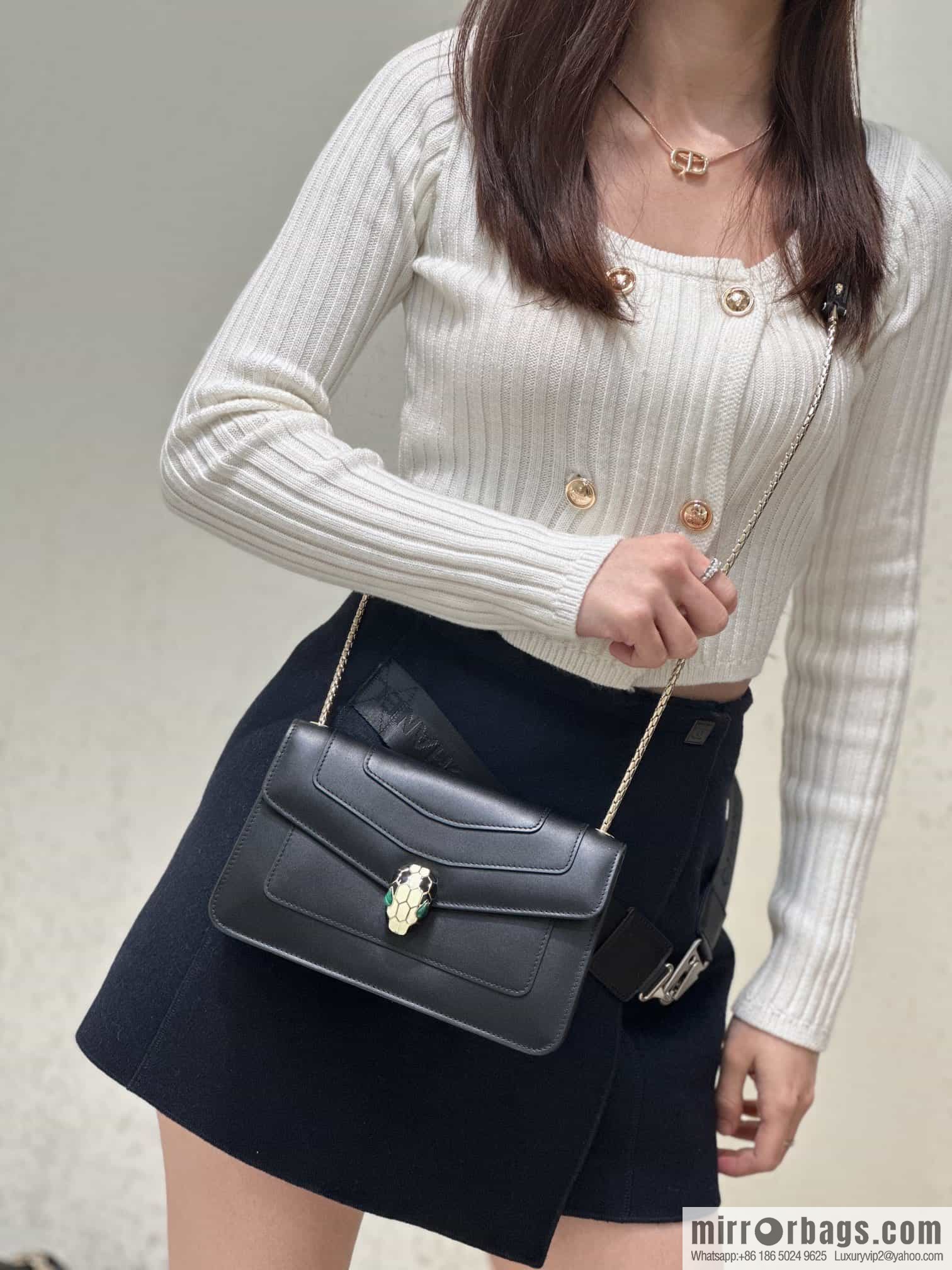 𝘽𝙑𝙇𝙂𝘼𝙍𝙄𝙎𝙀𝙍𝙋𝙀𝙉𝙏𝙄𝙁𝙊𝙍𝙀𝙑𝙀𝙍 counter hot-selling series Serpenti Forever exquisite crossbody bag Model: 38102