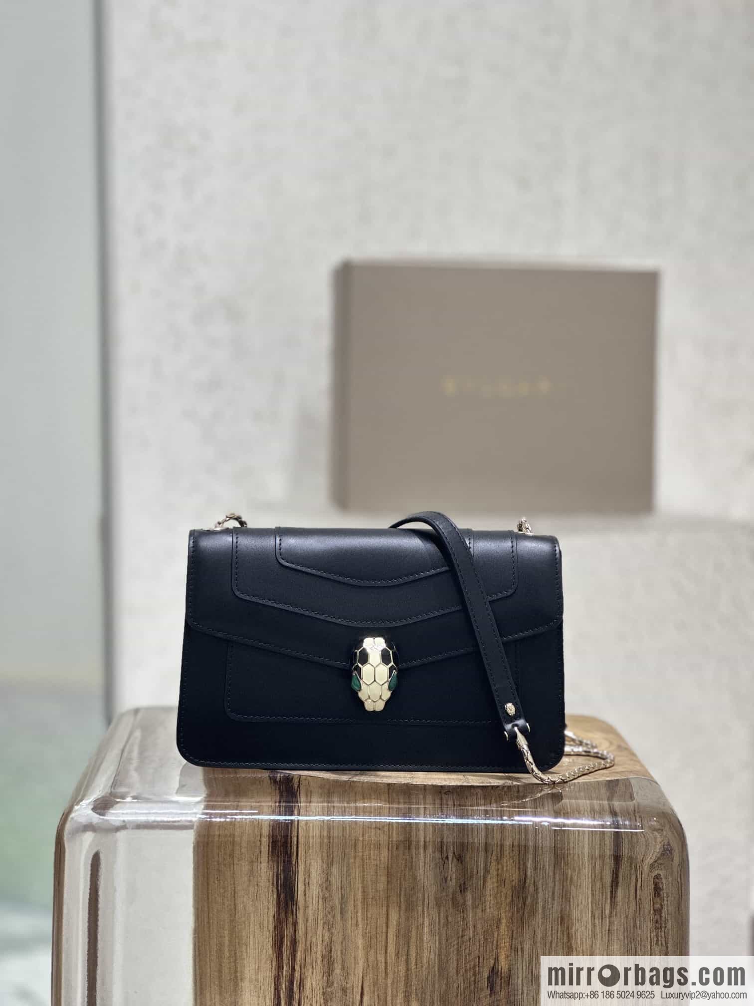 𝘽𝙑𝙇𝙂𝘼𝙍𝙄𝙎𝙀𝙍𝙋𝙀𝙉𝙏𝙄𝙁𝙊𝙍𝙀𝙑𝙀𝙍 counter hot-selling series Serpenti Forever exquisite crossbody bag Model: 38102