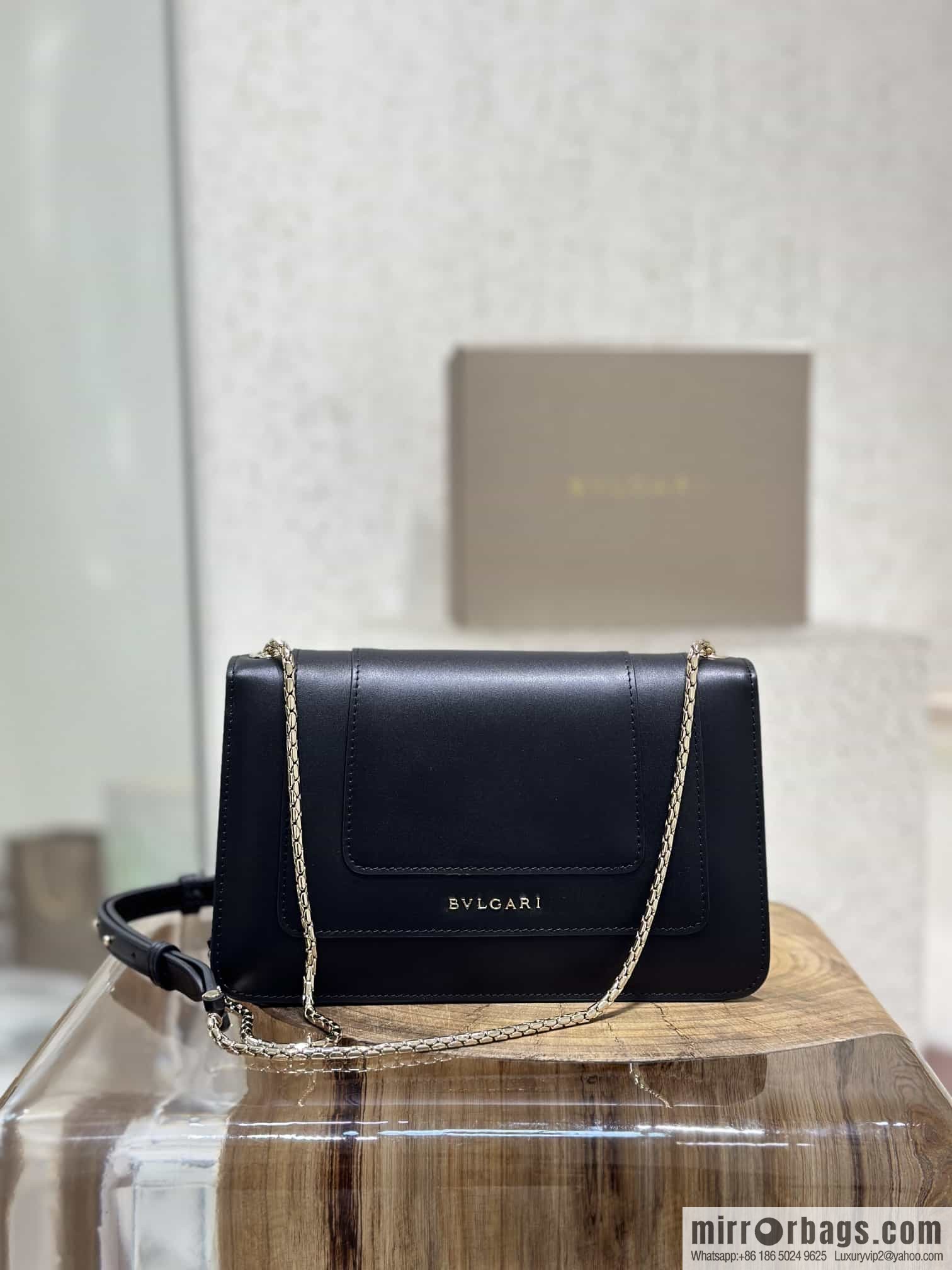 𝘽𝙑𝙇𝙂𝘼𝙍𝙄𝙎𝙀𝙍𝙋𝙀𝙉𝙏𝙄𝙁𝙊𝙍𝙀𝙑𝙀𝙍 counter hot-selling series Serpenti Forever exquisite crossbody bag Model: 38102