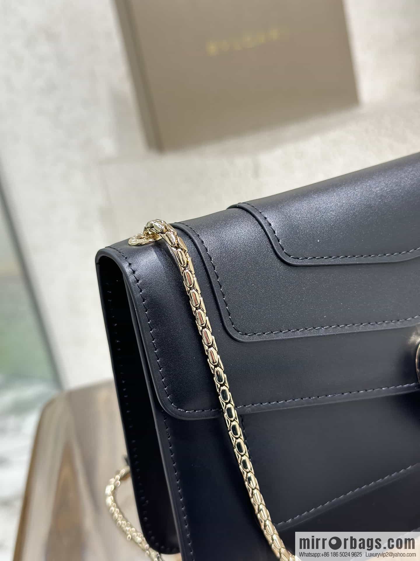 𝘽𝙑𝙇𝙂𝘼𝙍𝙄𝙎𝙀𝙍𝙋𝙀𝙉𝙏𝙄𝙁𝙊𝙍𝙀𝙑𝙀𝙍 counter hot-selling series Serpenti Forever exquisite crossbody bag Model: 38102
