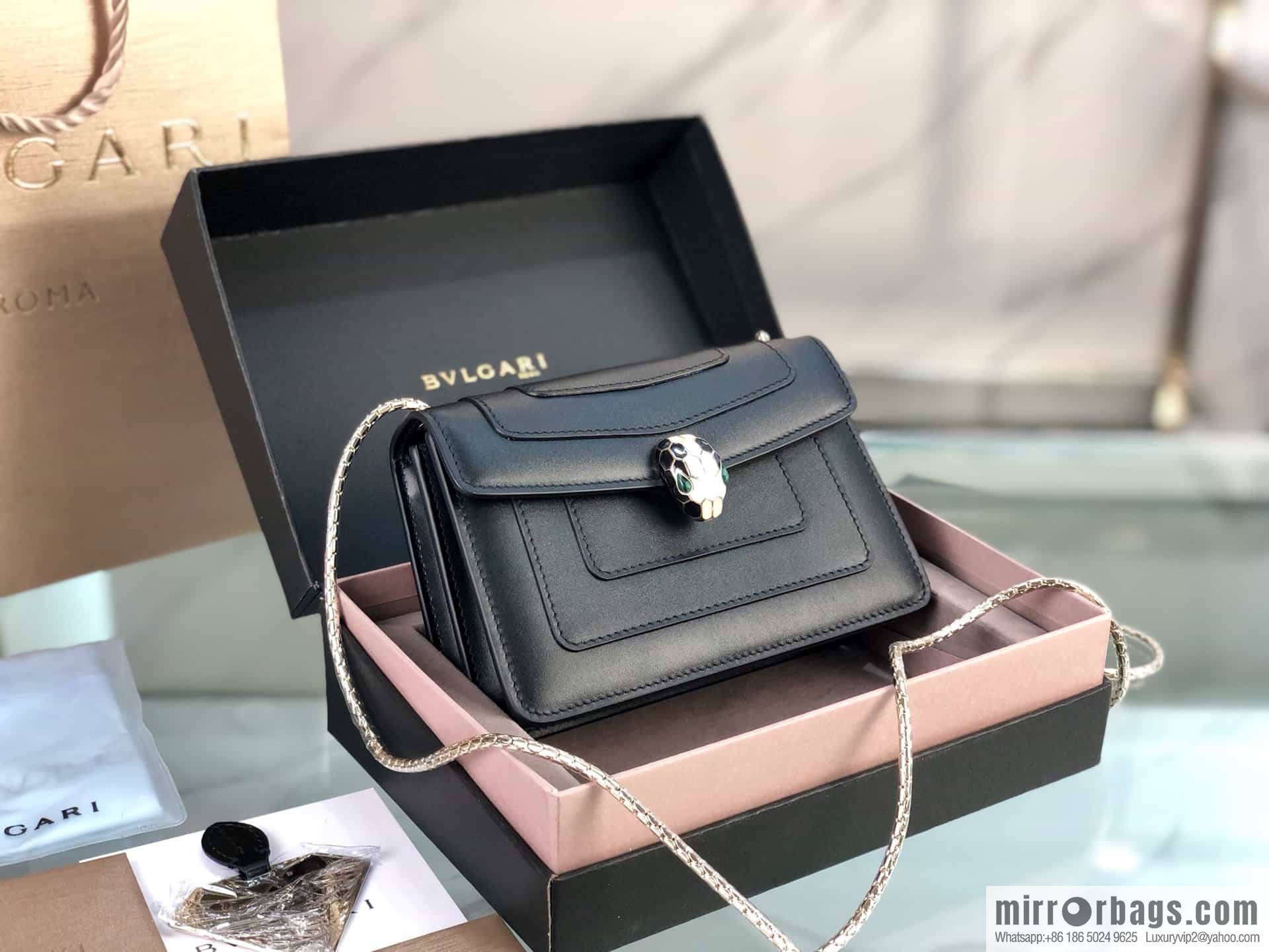 [Bvlgari] Bulgari counter new iconic Serpenti Forever mini double-layer snakehead bag Model: 288113