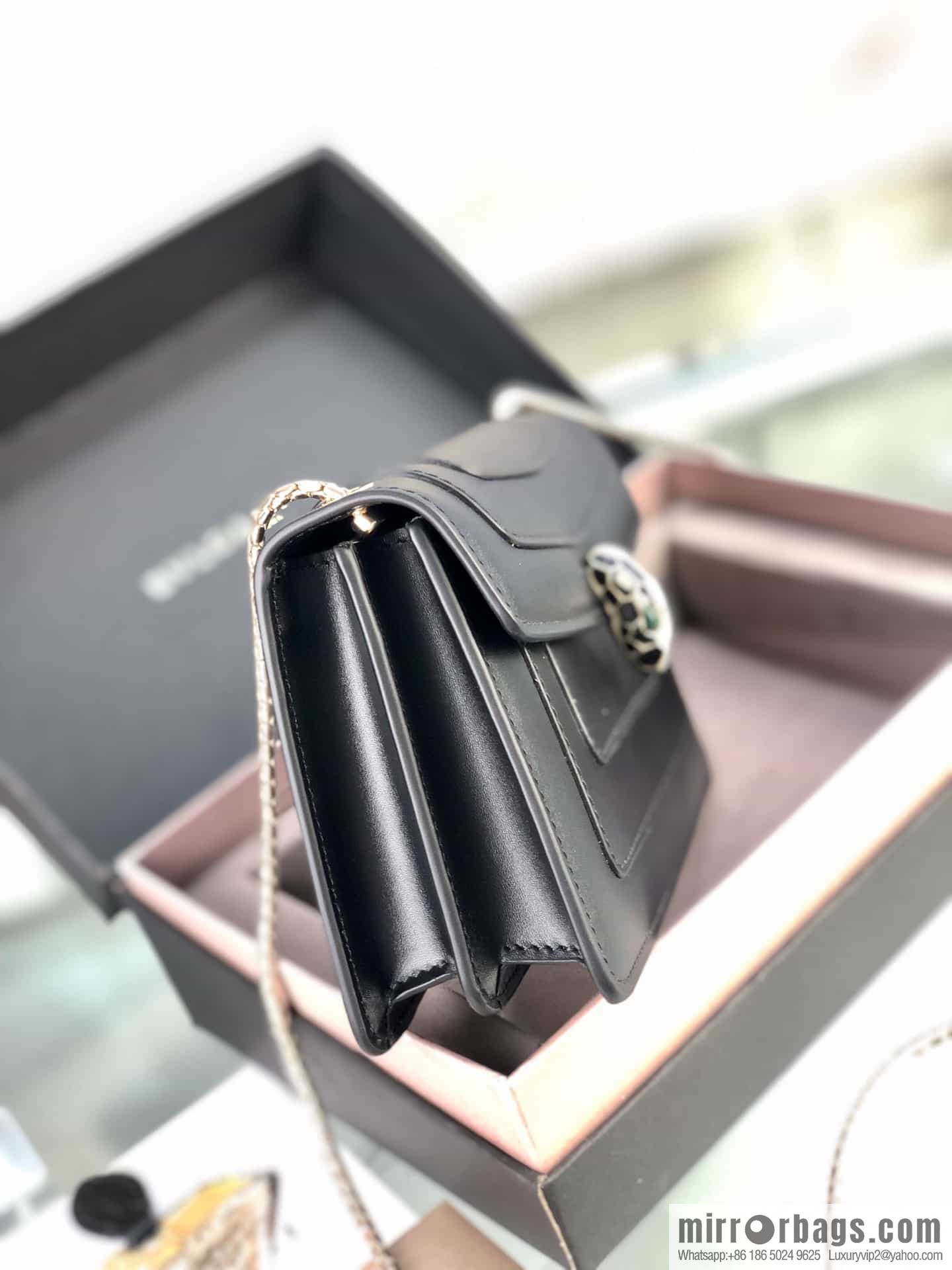 [Bvlgari] Bulgari counter new iconic Serpenti Forever mini double-layer snakehead bag Model: 288113