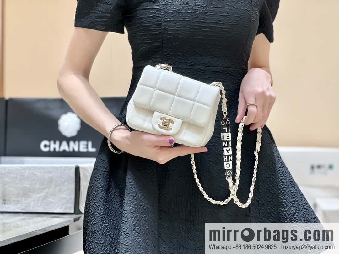 CHANEL 23C dice chain strap square fat man AS3744 white