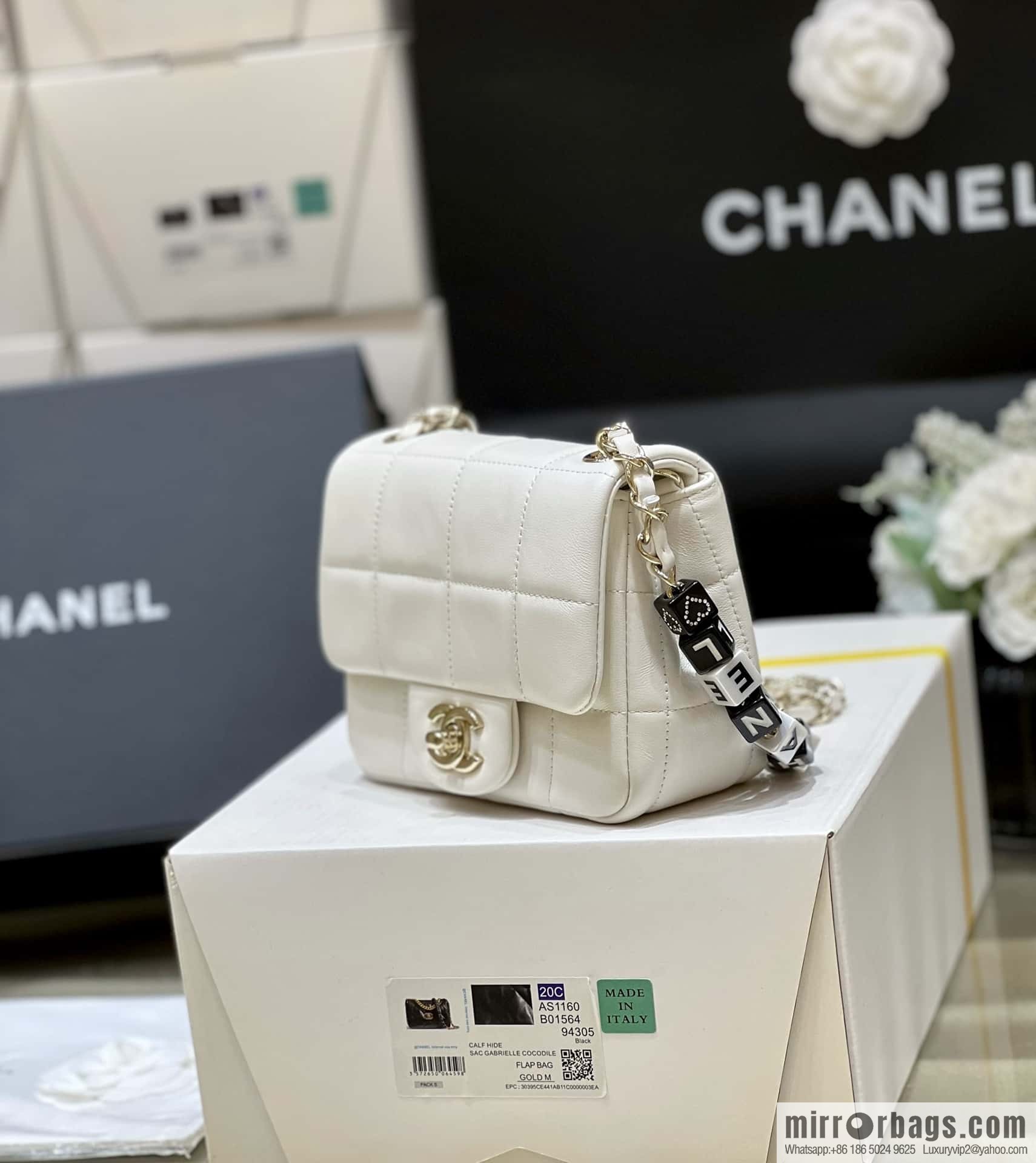 CHANEL 23C dice chain strap square fat man AS3744 white
