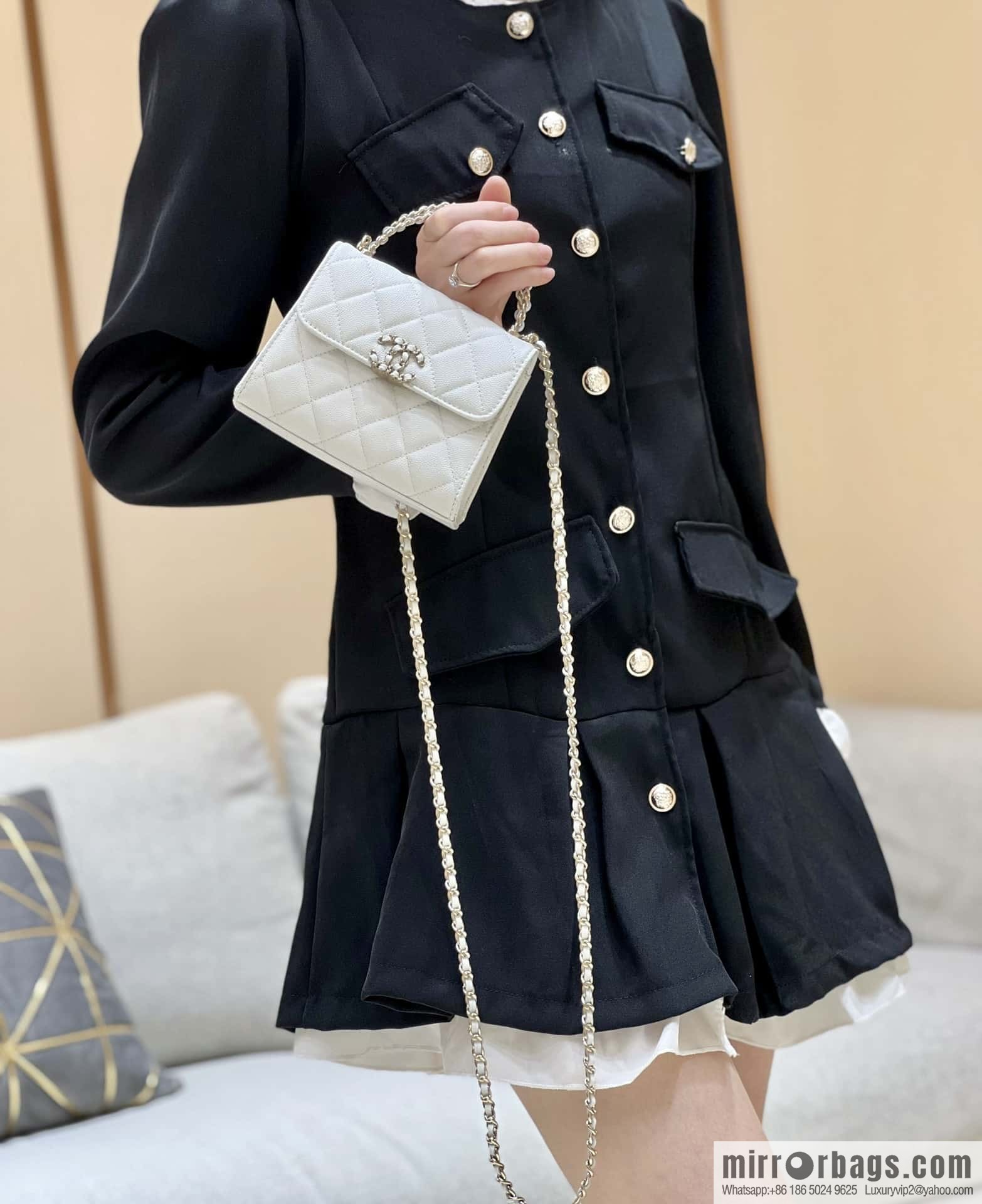 CHANEL 23P spring and summer trailer series Kelly leather handle bag AP3237 white