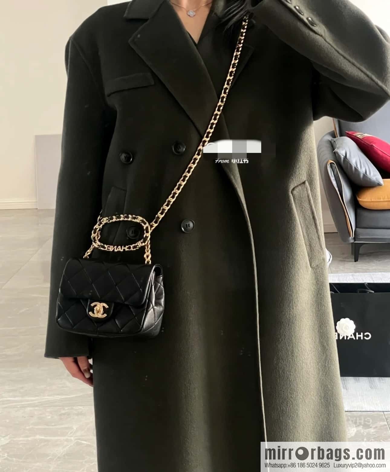 CHANEL 23C early spring vacation new model, arm in arm fat AS3748