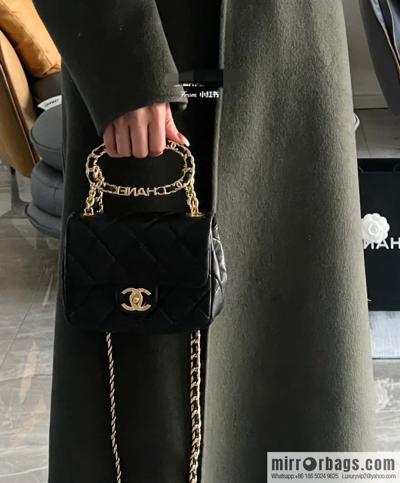 CHANEL 23C early spring vacation new model, arm in arm fat AS3748