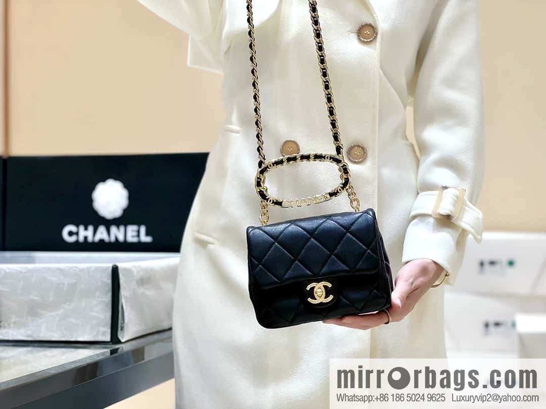 CHANEL 23C early spring vacation new model, arm in arm fat AS3748