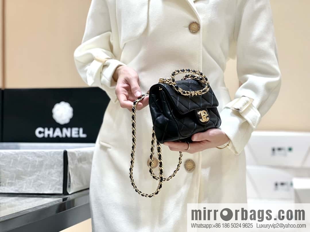 CHANEL 23C early spring vacation new model, arm in arm fat AS3748