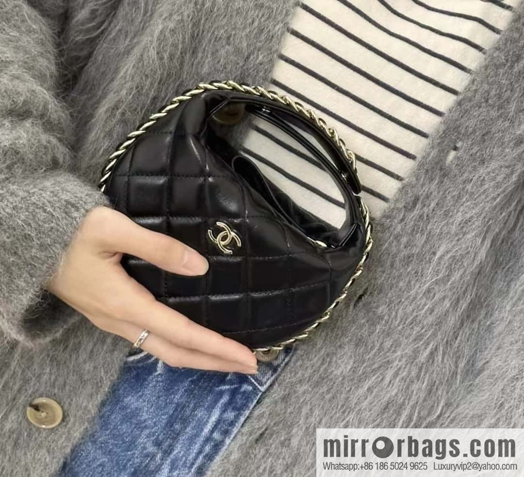 CHANEL 23C early spring vacation new pouch hula hoop AP3095 black