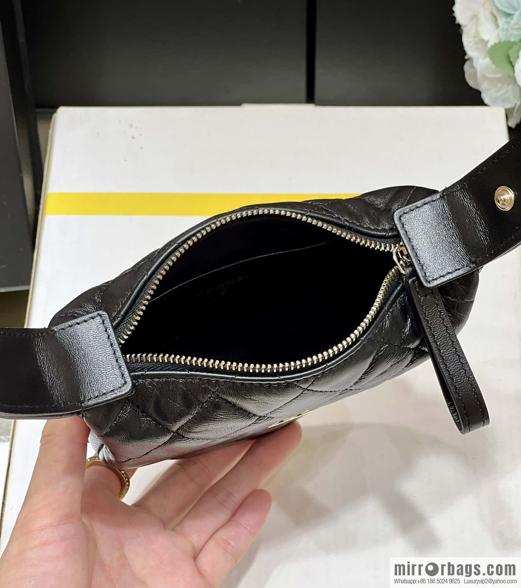 CHANEL 23C early spring vacation new pouch hula hoop AP3095 black