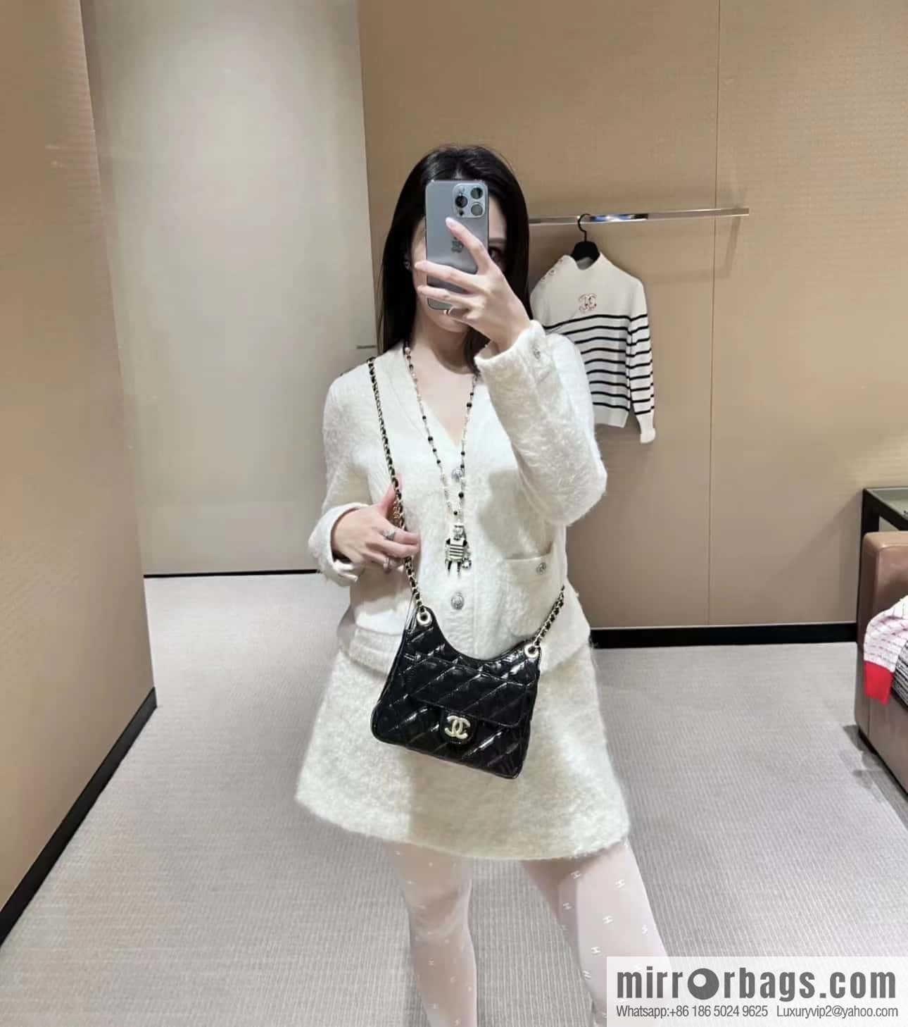 CHANEL 23C early spring vacation new No. 5 gold coin tag hobo hippie bag AS3710