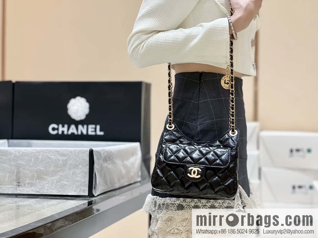 CHANEL 23C early spring vacation new No. 5 gold coin tag hobo hippie bag AS3710