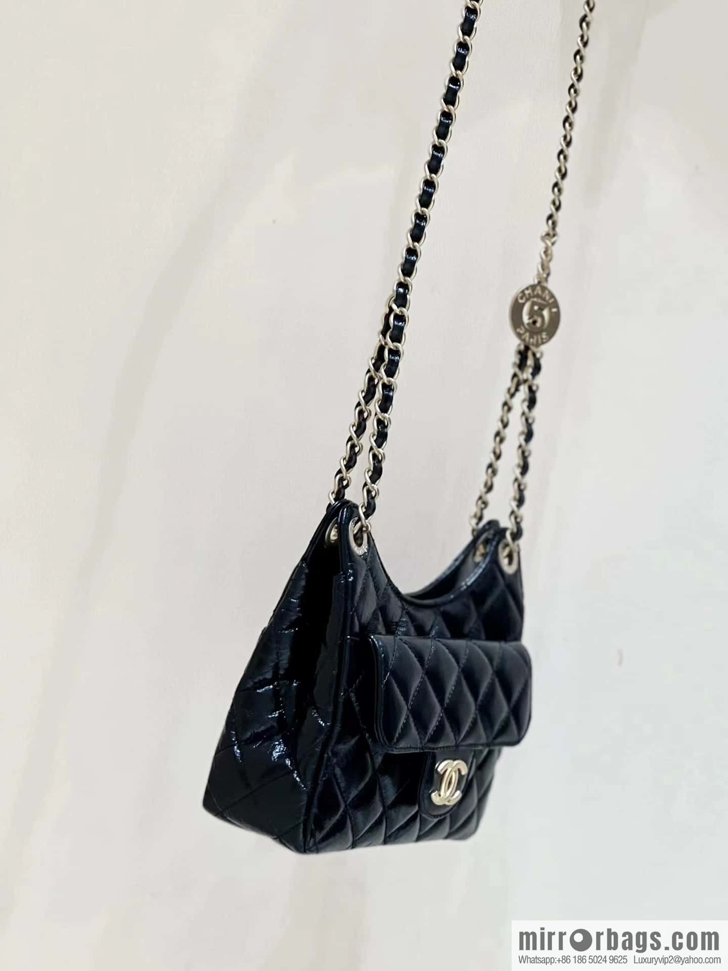 CHANEL 23C early spring vacation new No. 5 gold coin tag hobo hippie bag AS3710
