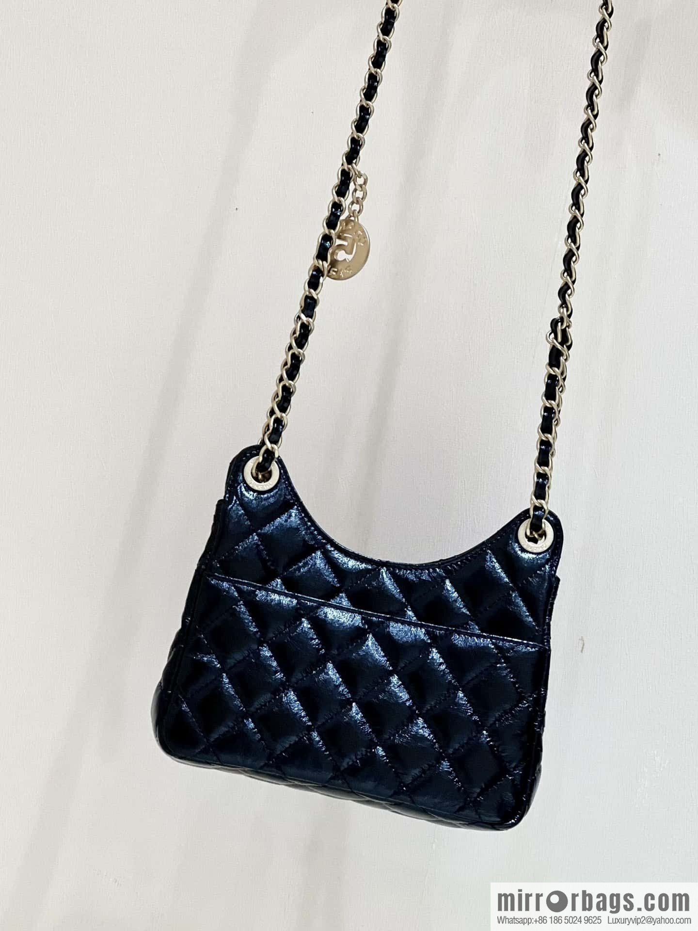 CHANEL 23C early spring vacation new No. 5 gold coin tag hobo hippie bag AS3710