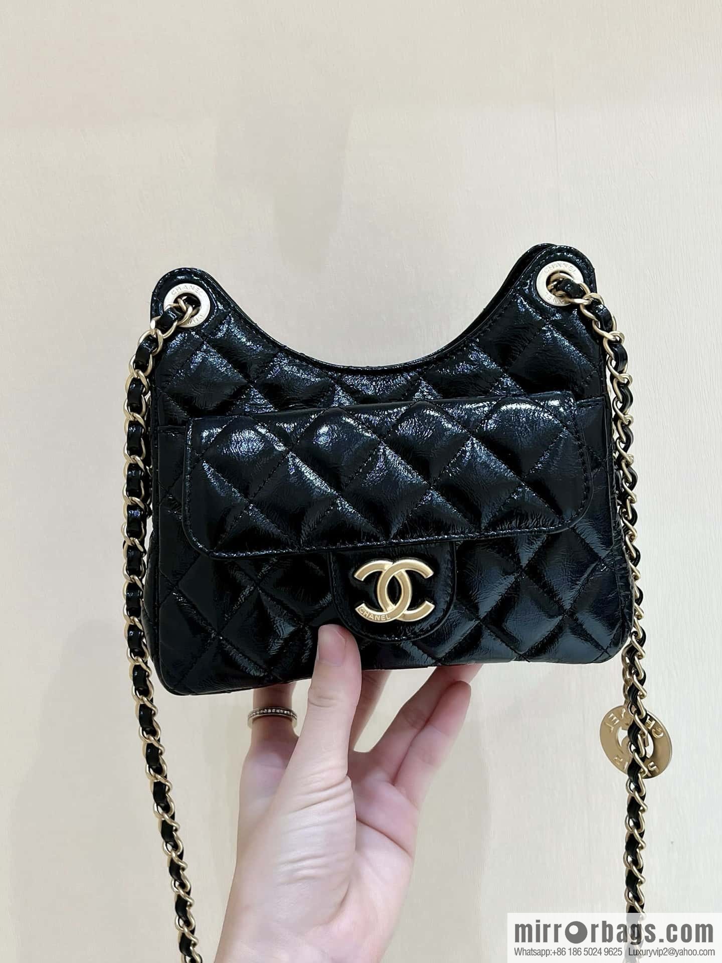 CHANEL 23C early spring vacation new No. 5 gold coin tag hobo hippie bag AS3710