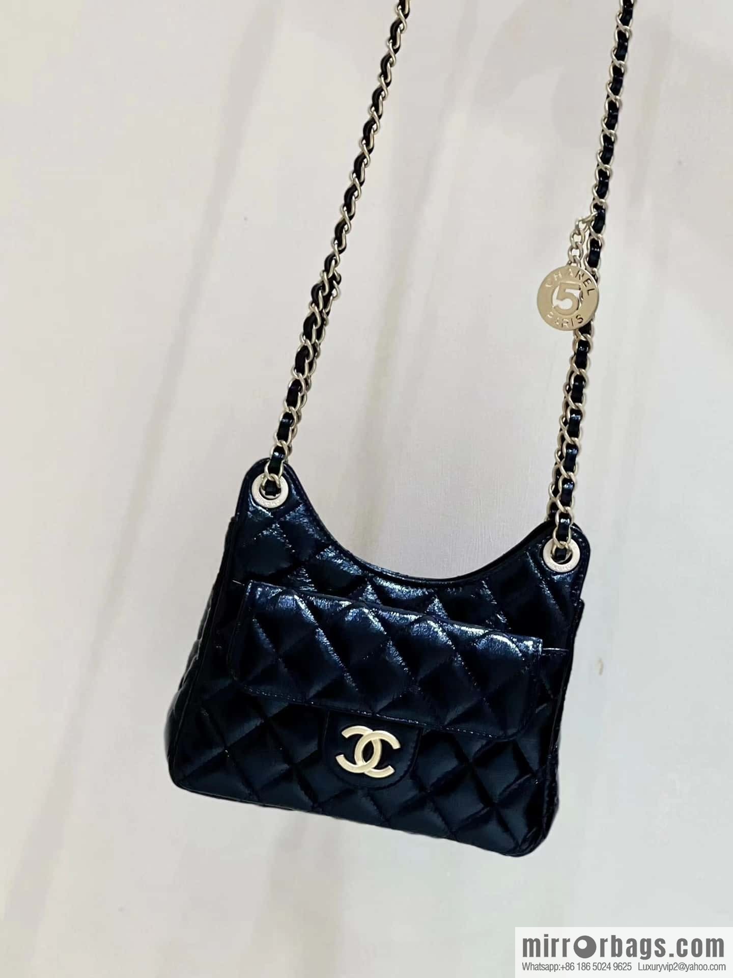CHANEL 23C early spring vacation new No. 5 gold coin tag hobo hippie bag AS3710
