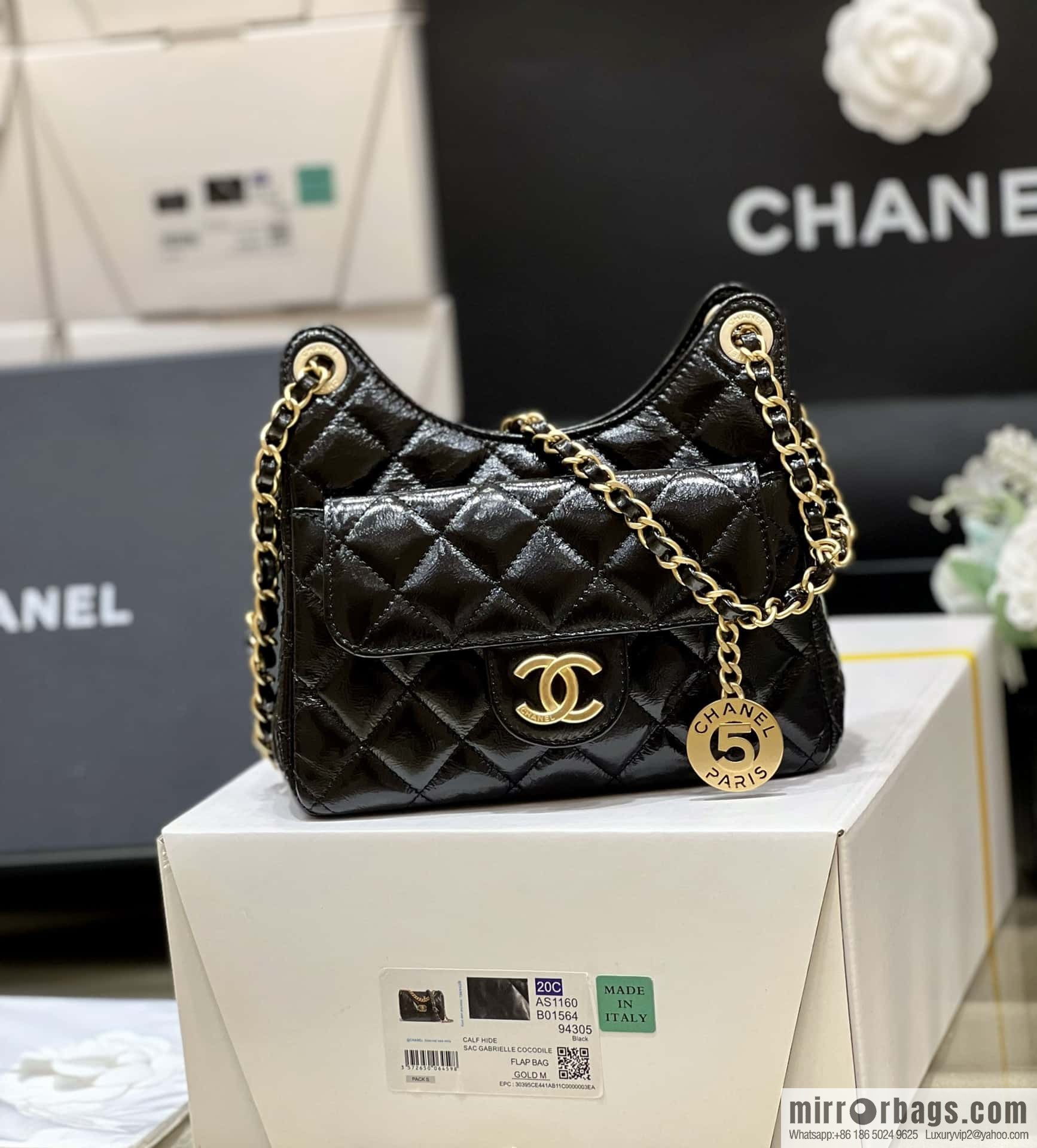 CHANEL 23C early spring vacation new No. 5 gold coin tag hobo hippie bag AS3710