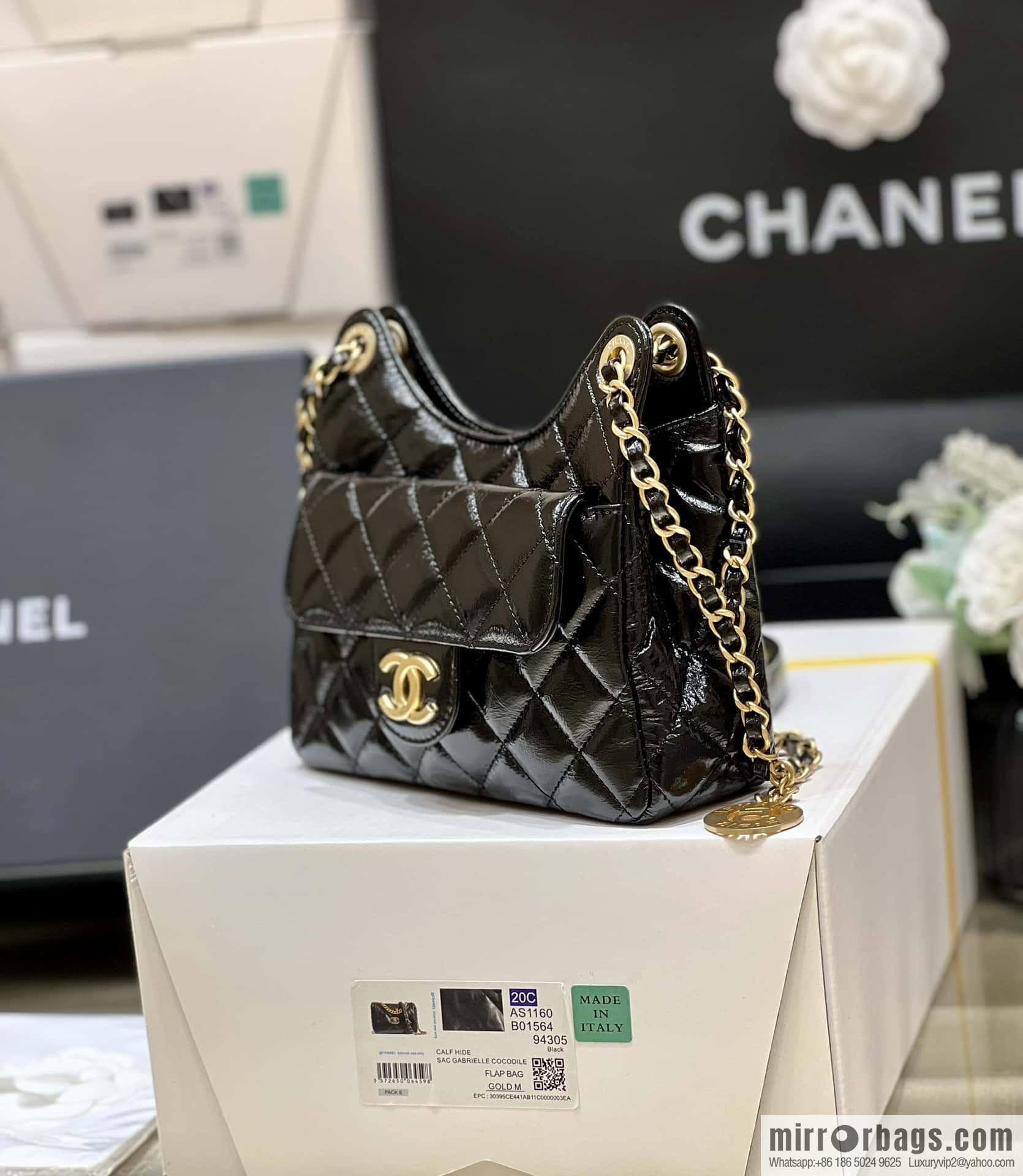 CHANEL 23C early spring vacation new No. 5 gold coin tag hobo hippie bag AS3710
