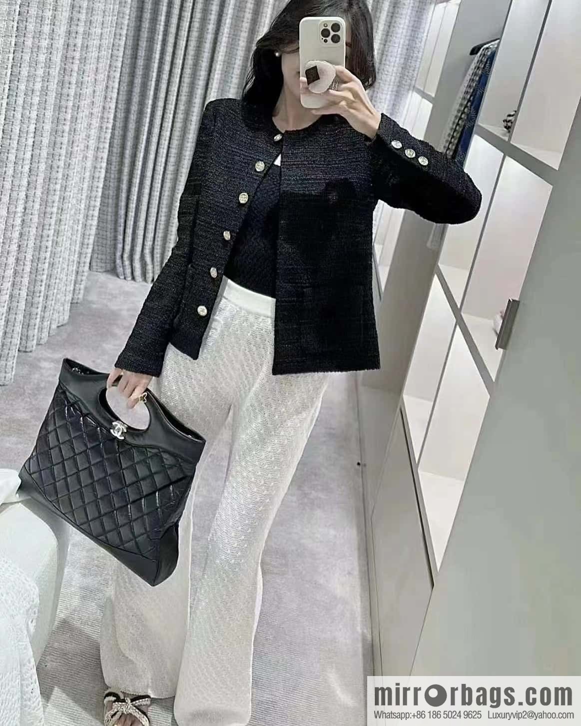 CHANEL 23A Superior Handicraft Series 31bag Large AS1010 black