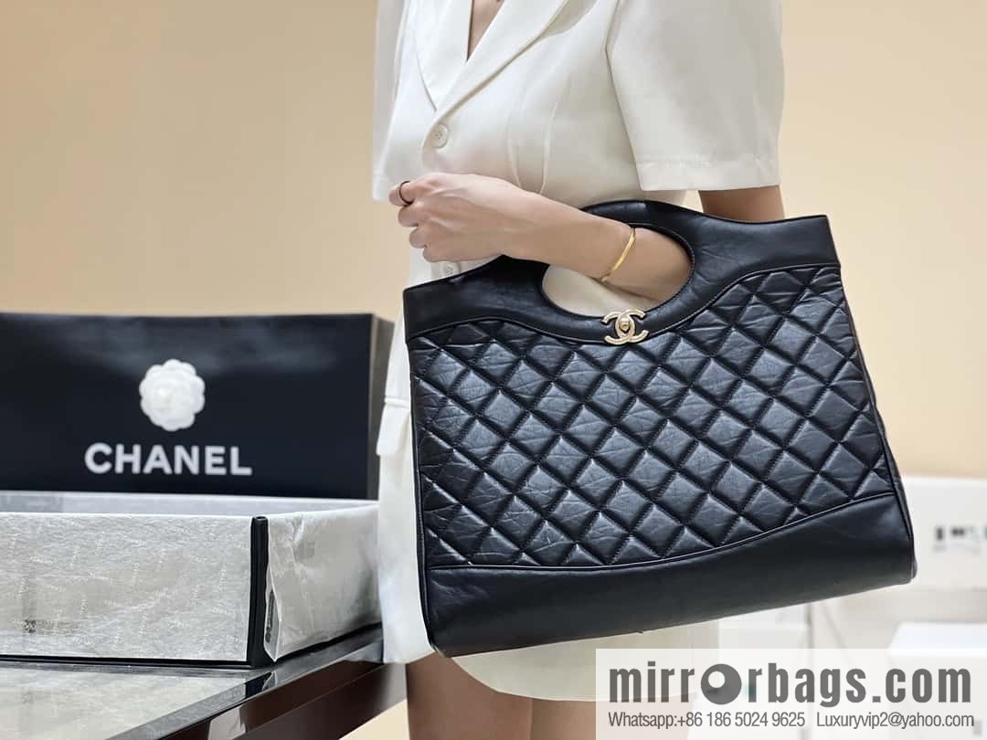 CHANEL 23A Superior Handicraft Series 31bag Large AS1010 black