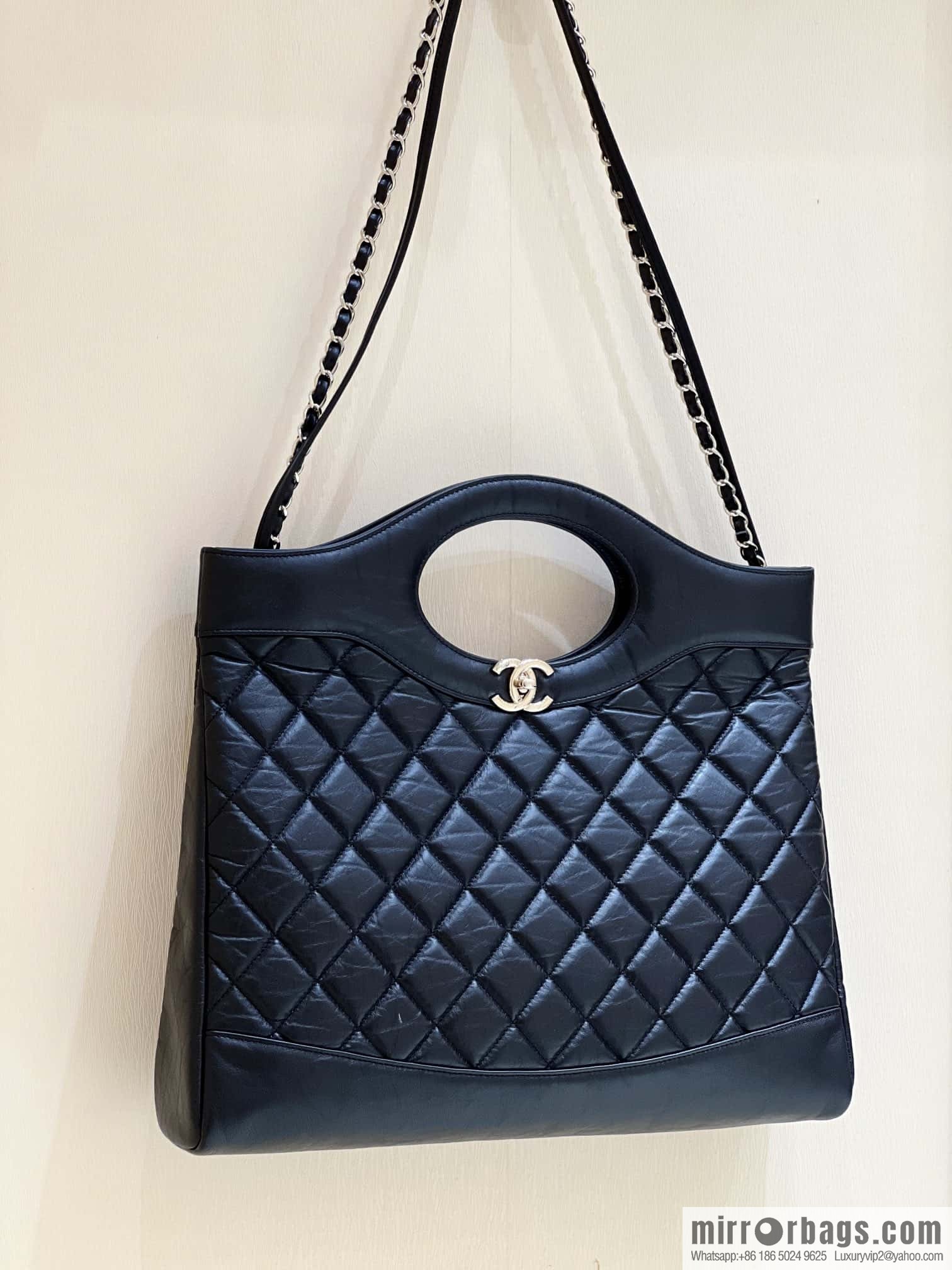 CHANEL 23A Superior Handicraft Series 31bag Large AS1010 black