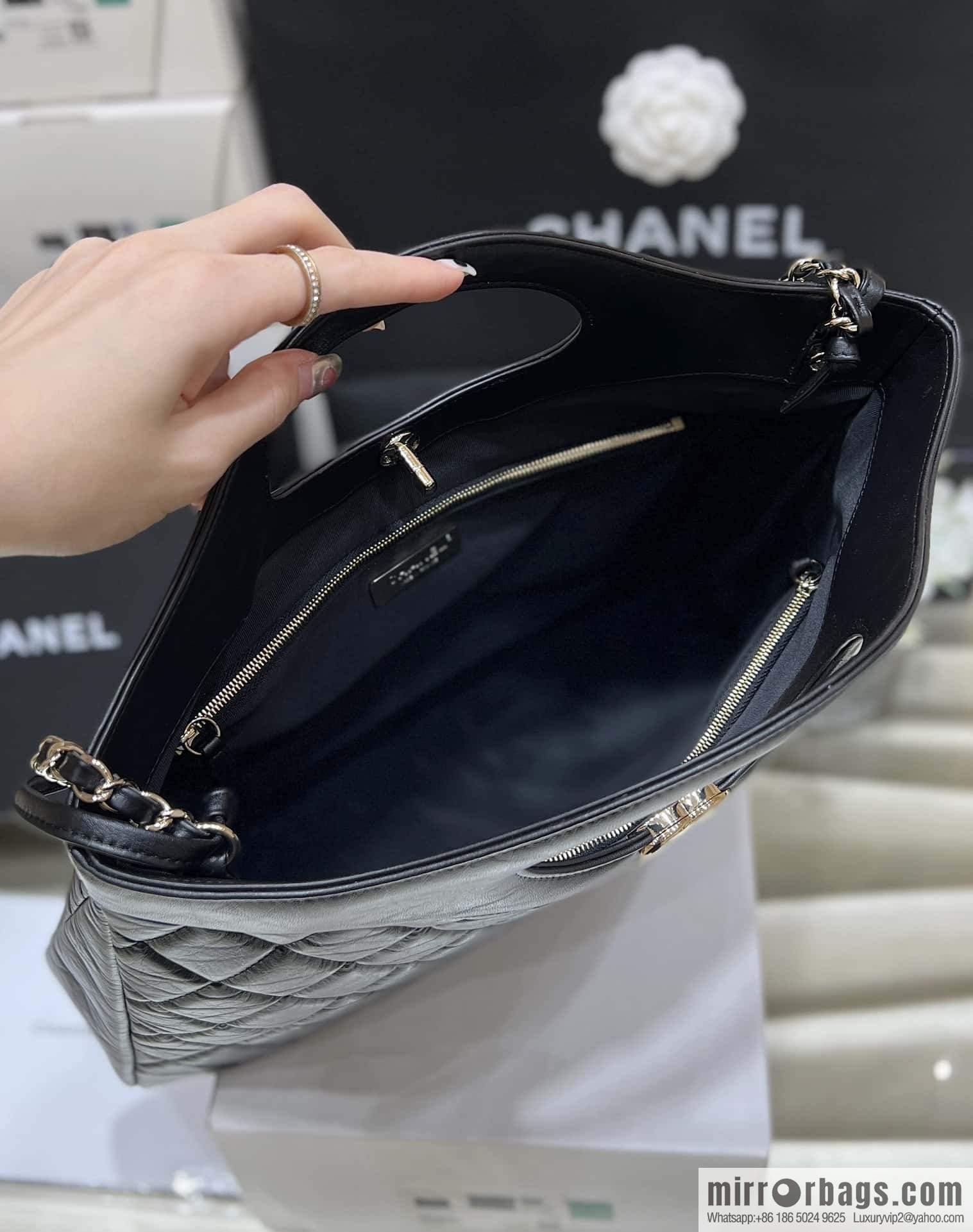 CHANEL 23A Superior Handicraft Series 31bag Large AS1010 black