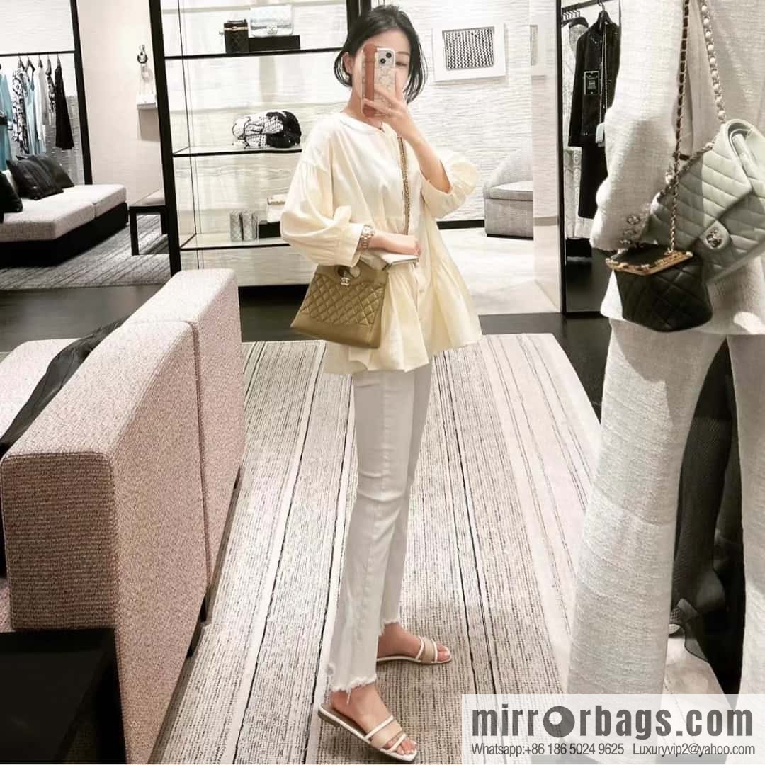 CHANEL 23A Superior Handicraft Series 31bag mini AS4133 olive green