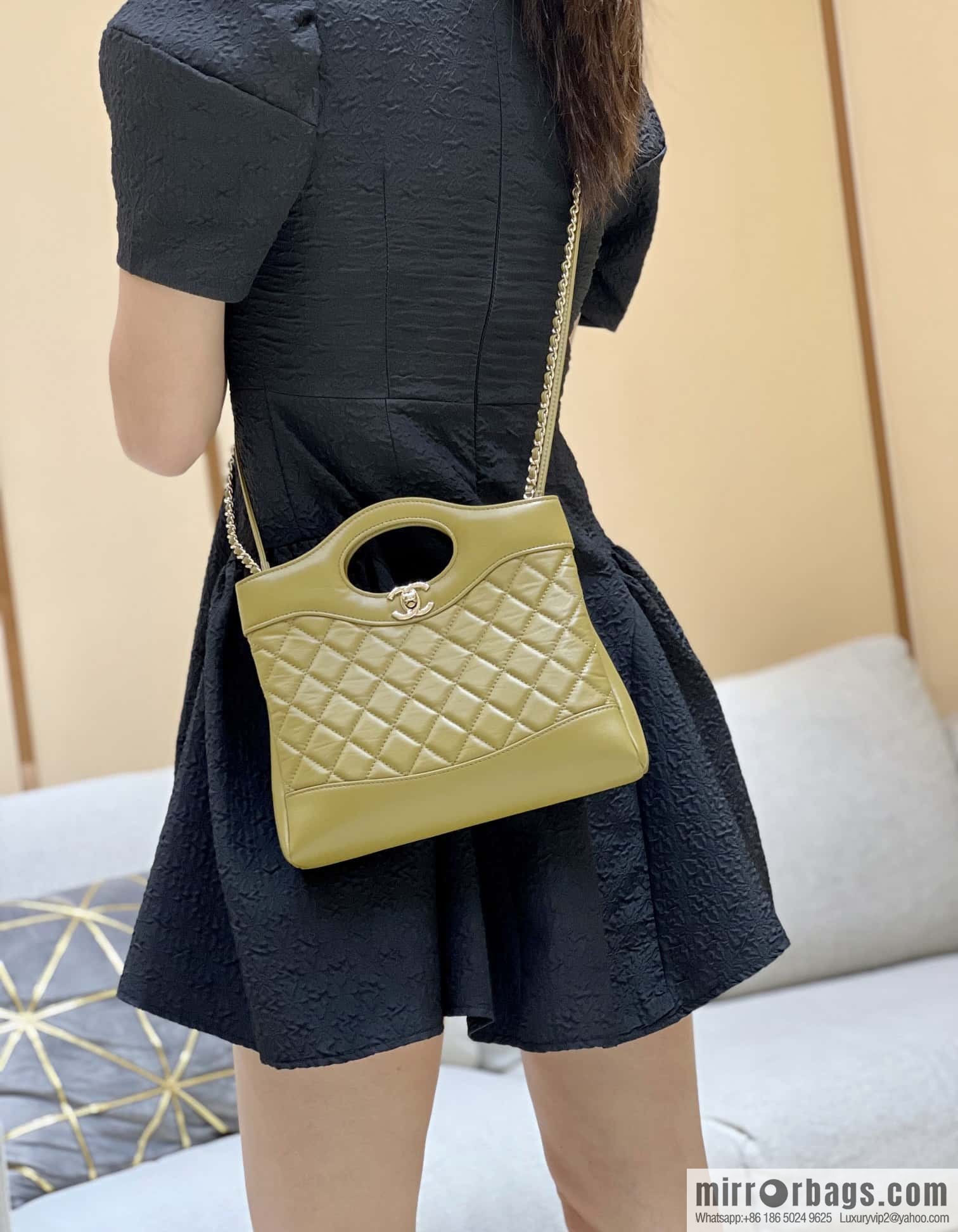 CHANEL 23A Superior Handicraft Series 31bag mini AS4133 olive green