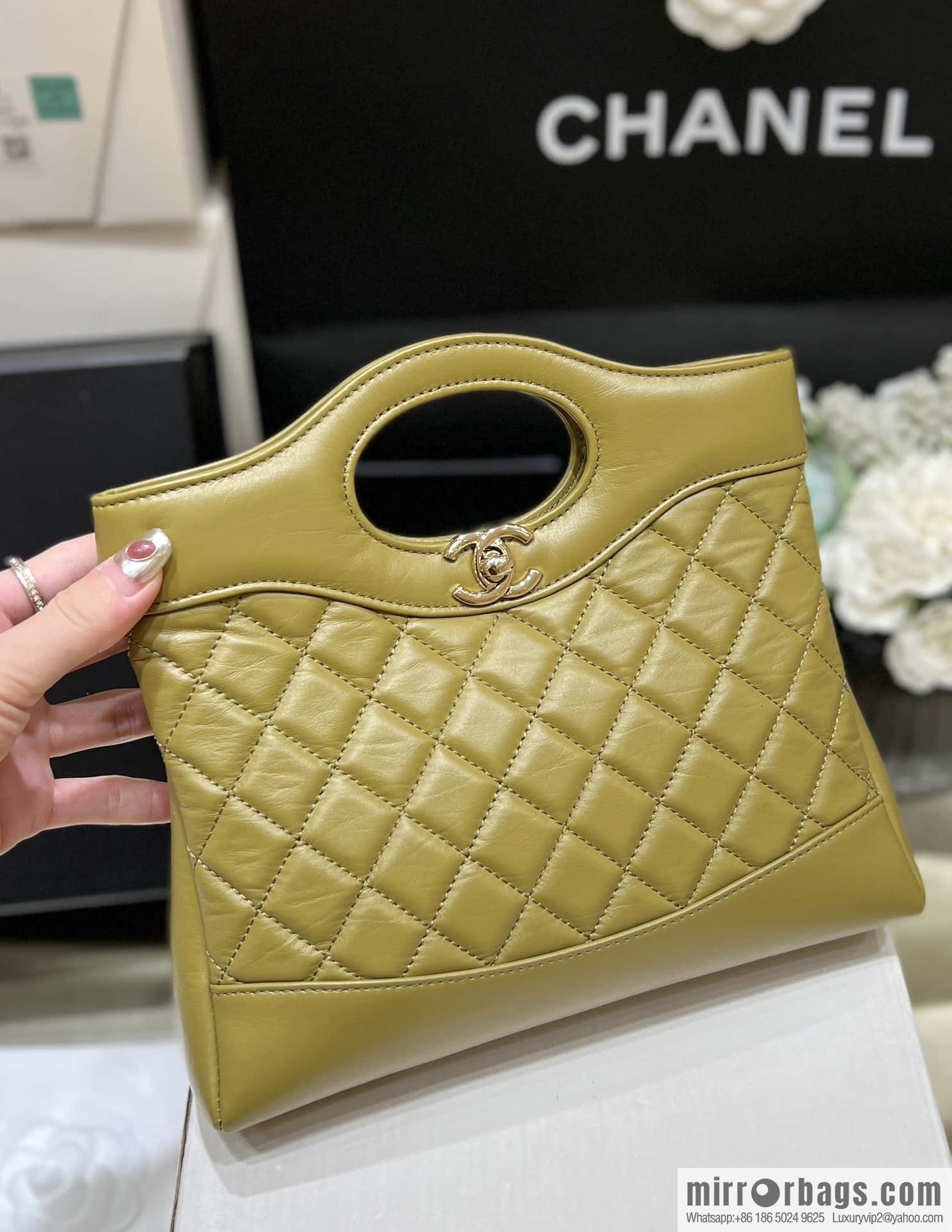 CHANEL 23A Superior Handicraft Series 31bag mini AS4133 olive green